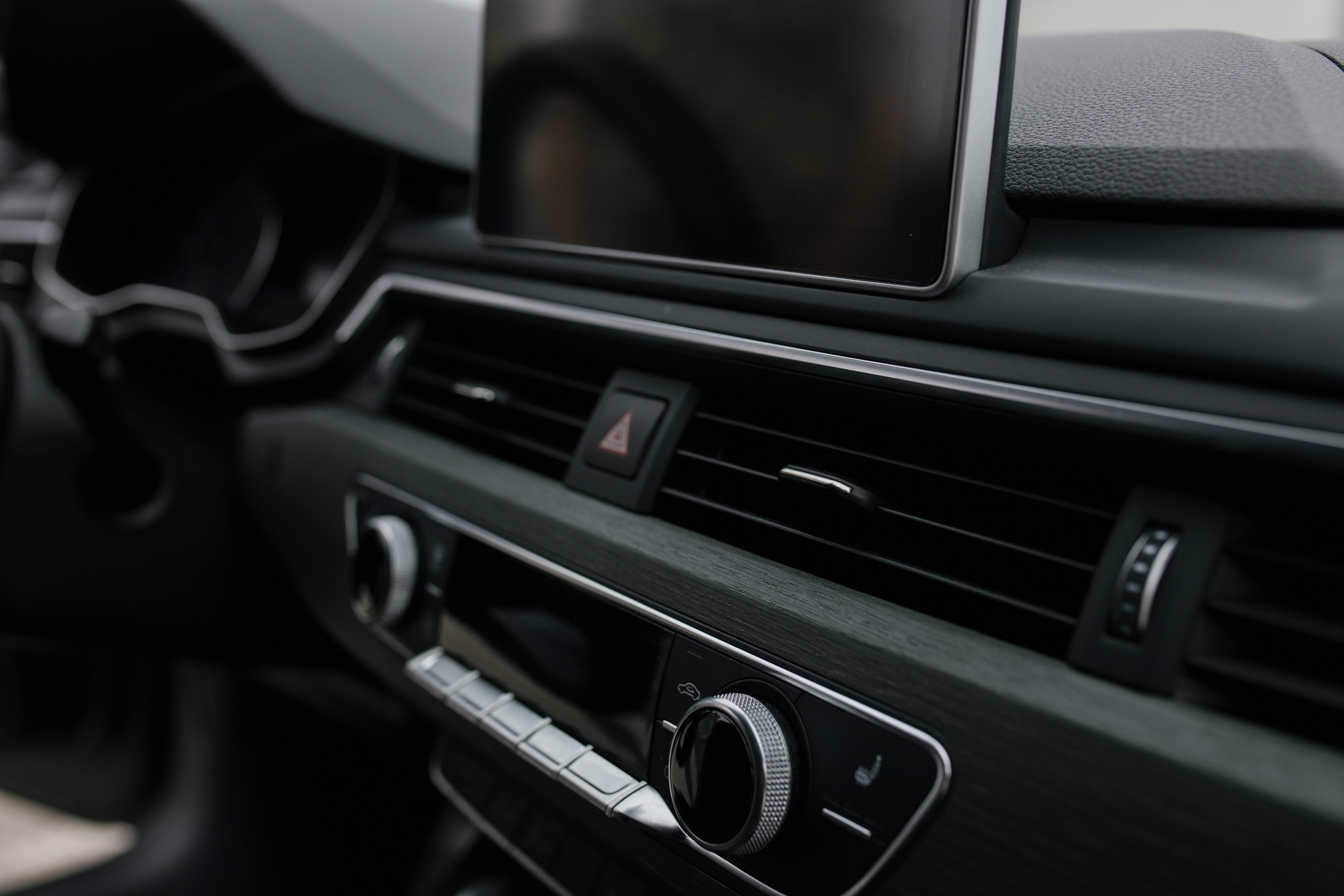 Контент для автосалона. Фотографирую женщин, мужчин и их отношения