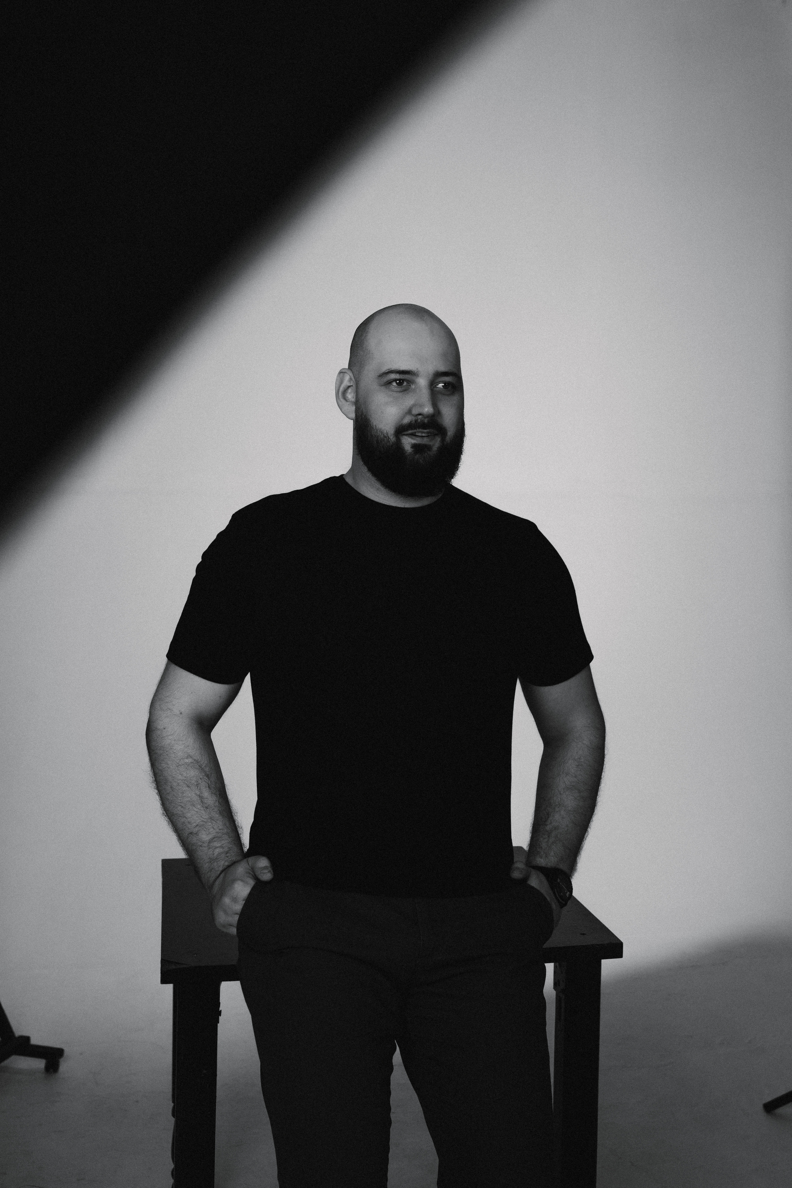 Глеб. Фотографирую женщин, мужчин и их отношения