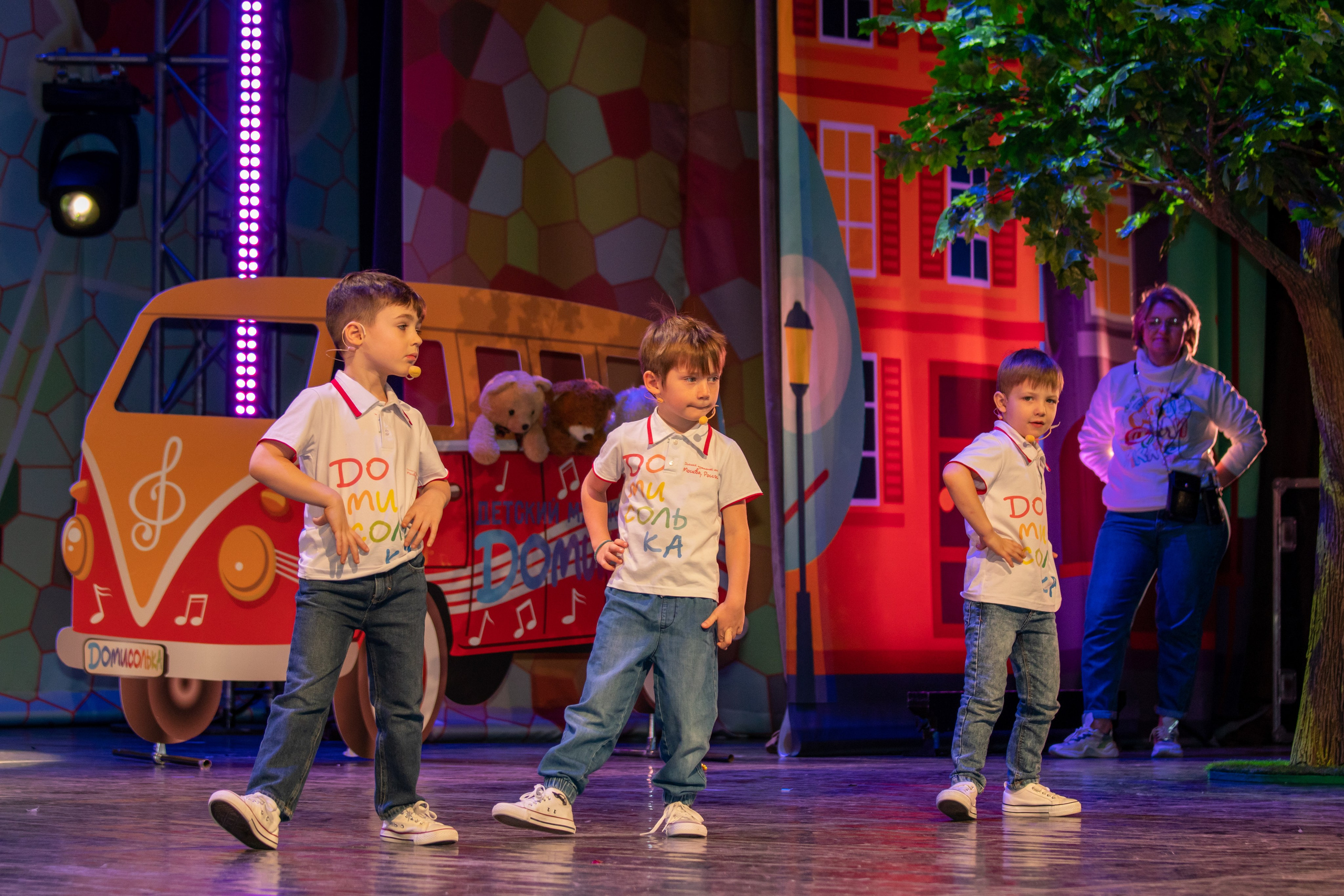 Съёмка концерта для Домисольки, большой концертный зал Космос. «Студия DRONAVT`s» — видеосъёмка и фотография г. Москва