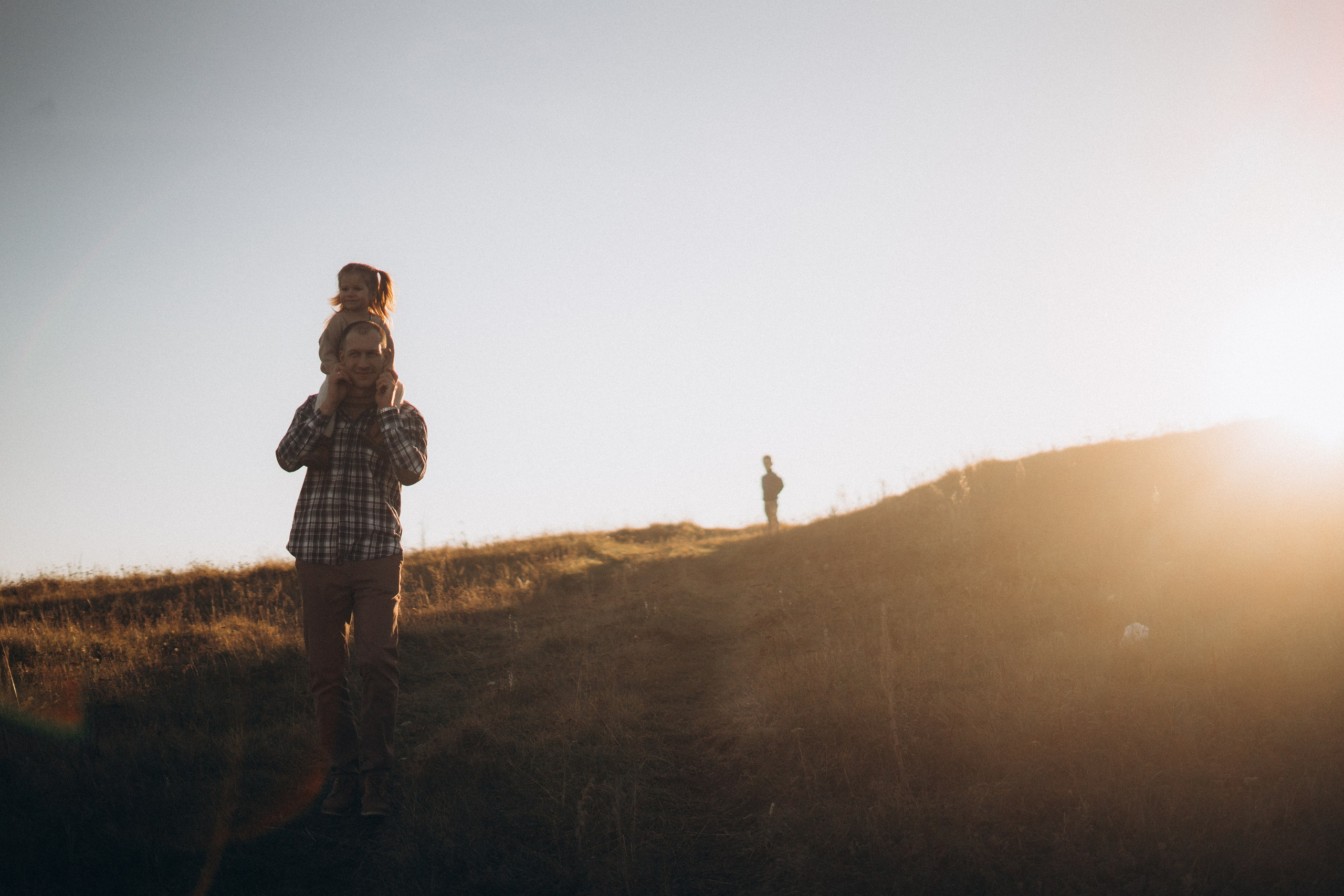 Алексей, Мария, Миша, Лиза и Соня. Главная