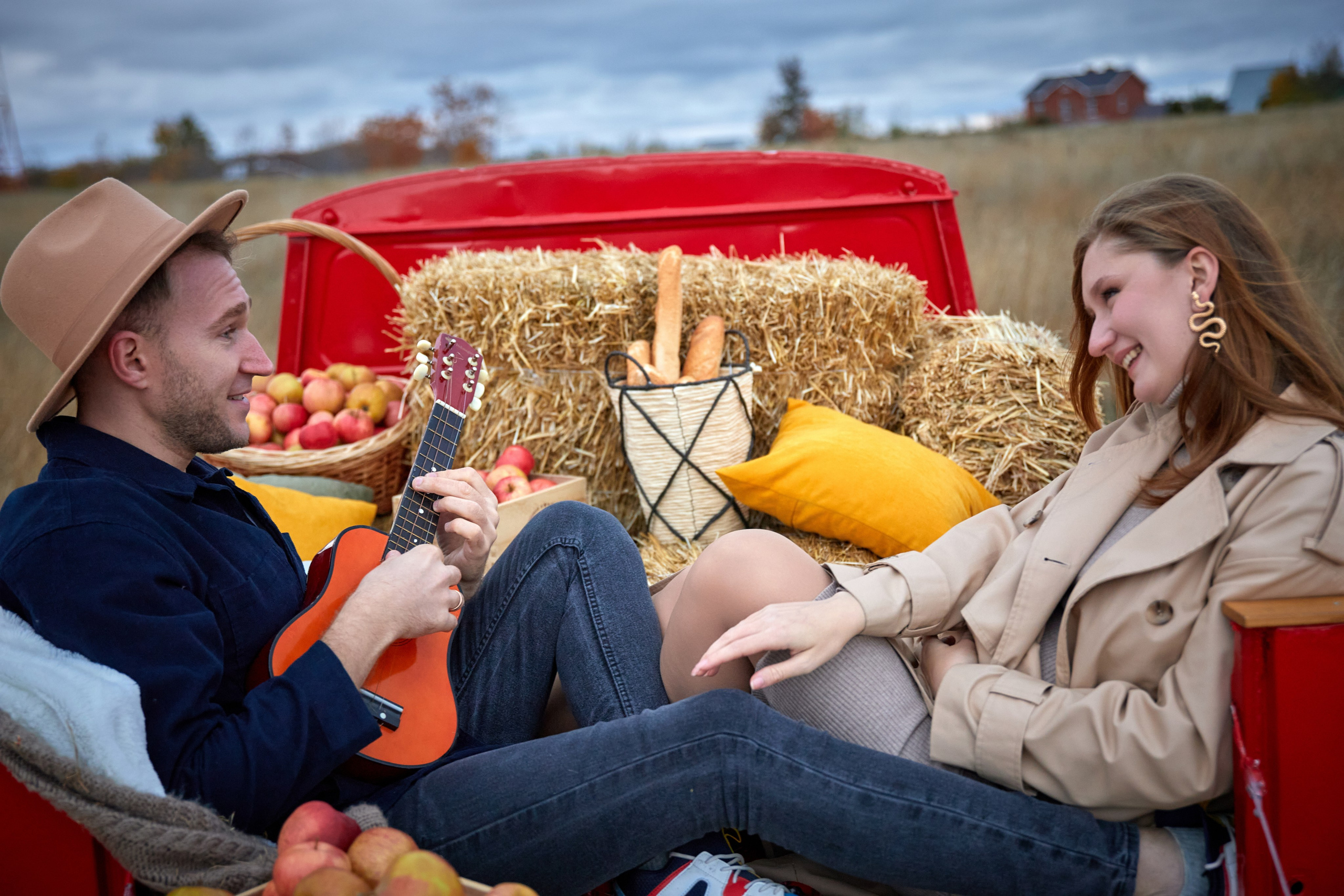 Осенняя с машиной. Фотограф в Самаре Анастасия Афанасьева