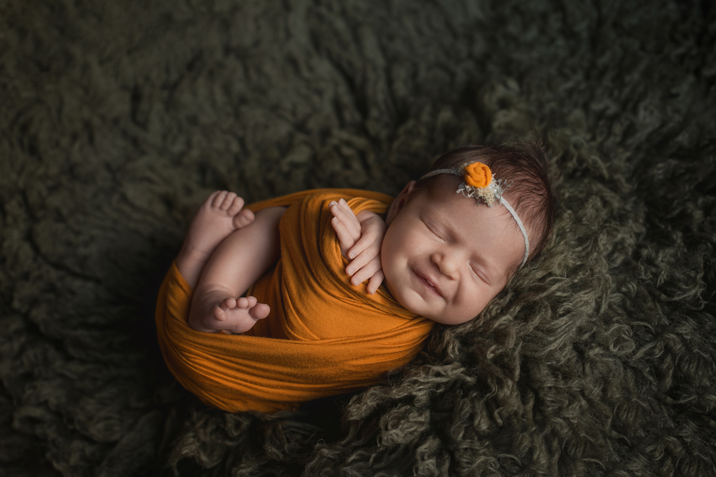 Фотосъемка новорожденного. Фотограф беременности, новорожденных и детей до года в Челябинске Волк