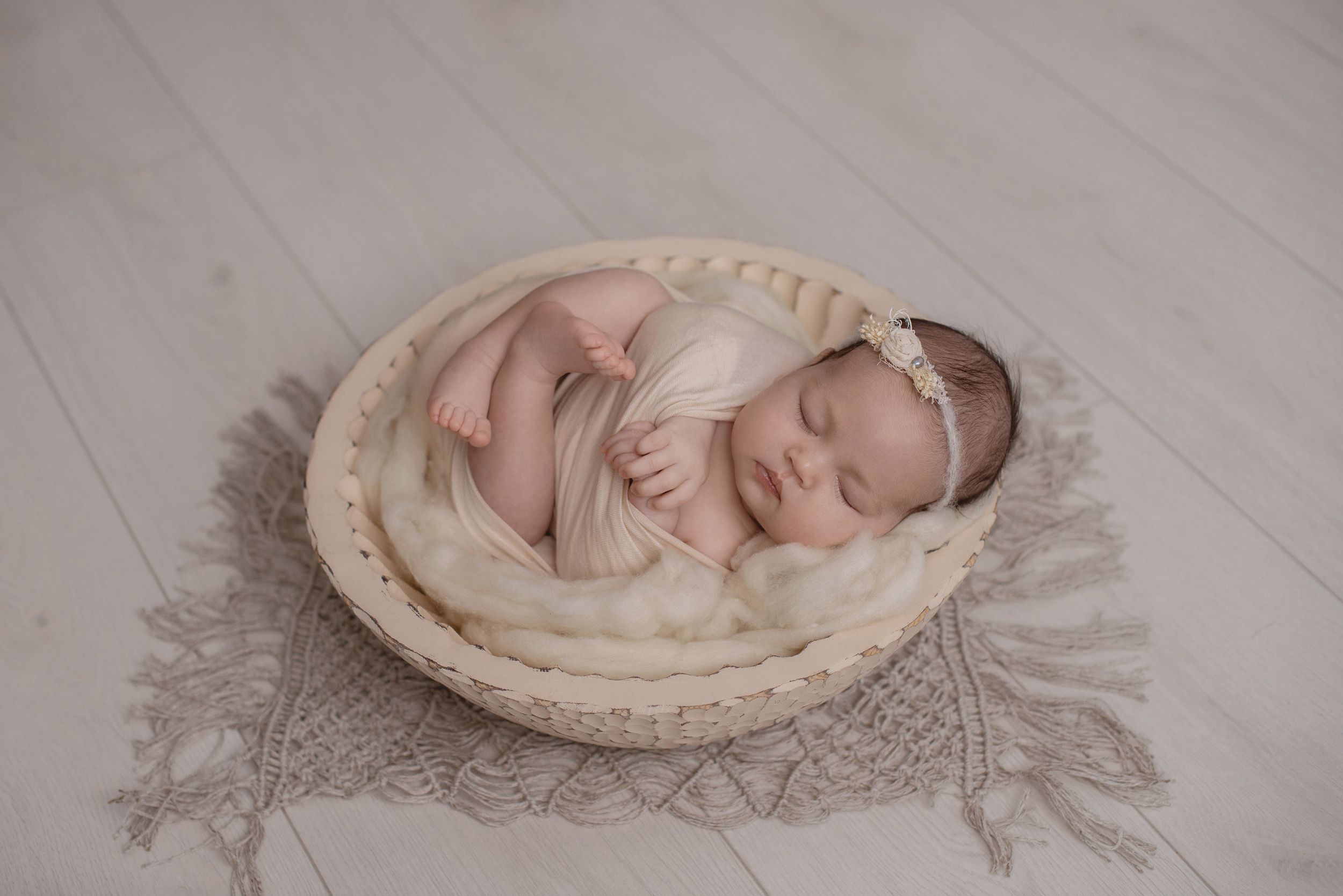 Фотосъемка новорожденного. Фотограф беременности, новорожденных и детей до года в Челябинске Волк