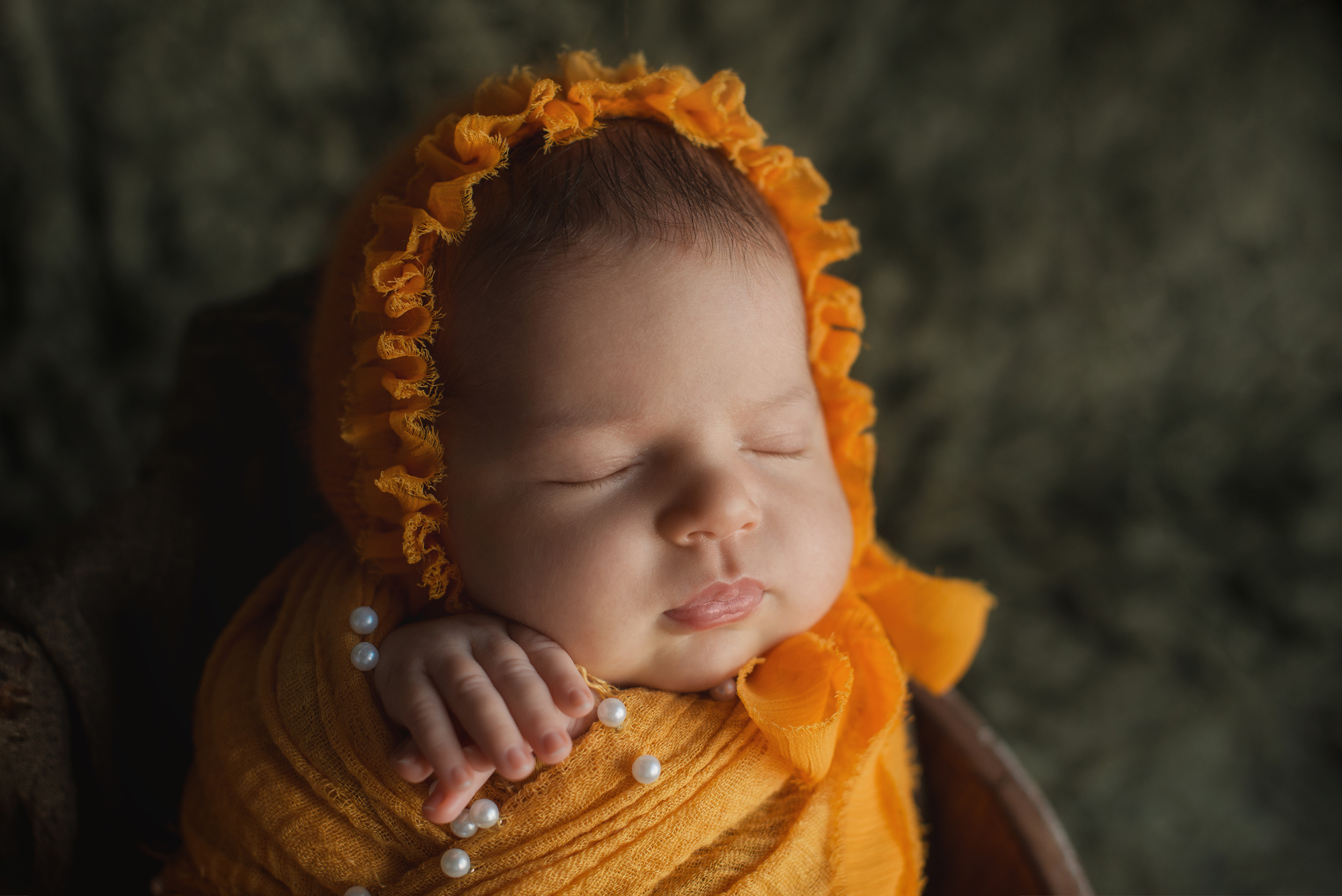 Фотосъемка новорожденного. Фотограф беременности, новорожденных и детей до года в Челябинске Волк