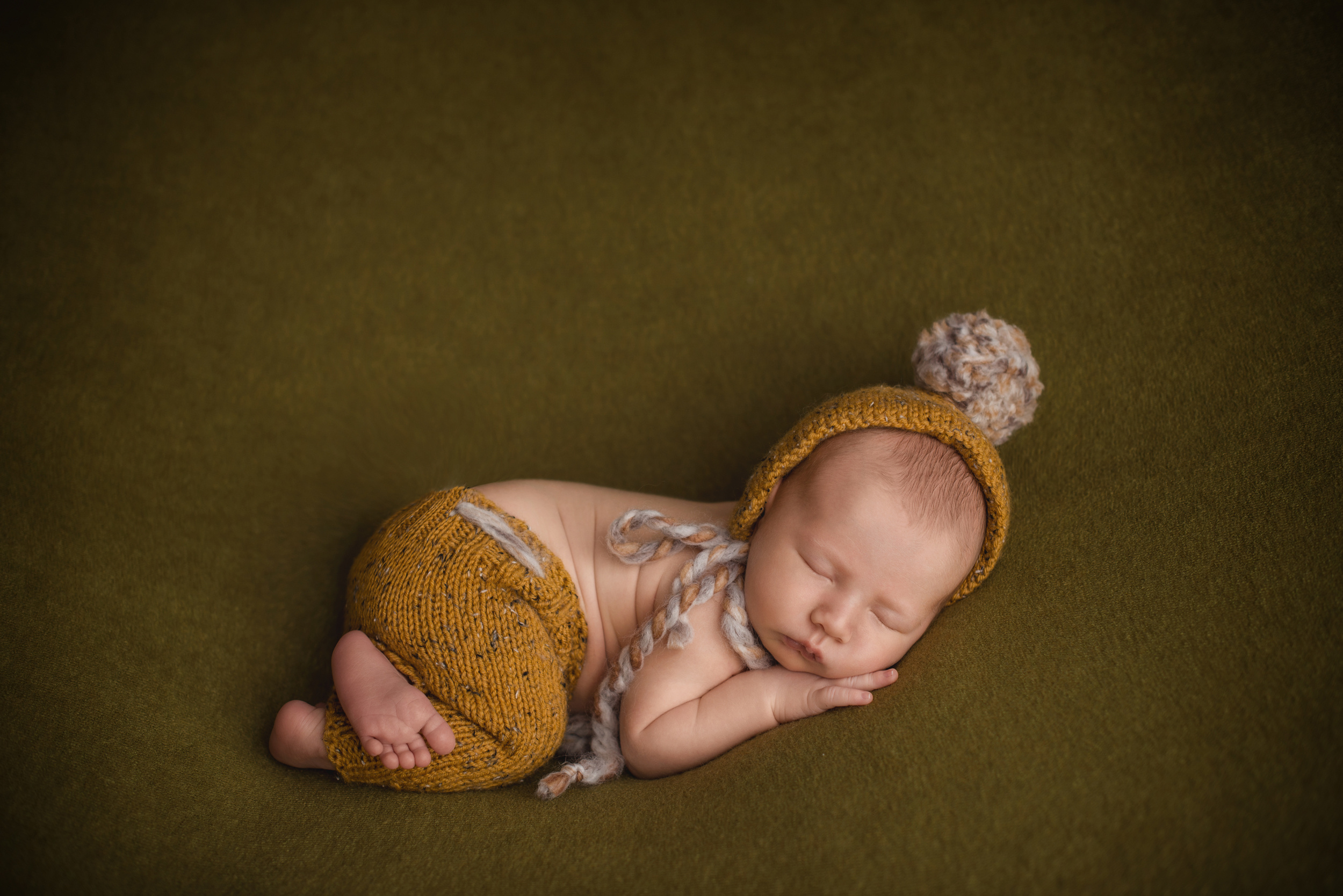 Фотосъемка новорожденного. Фотограф беременности, новорожденных и детей до года в Челябинске Волк