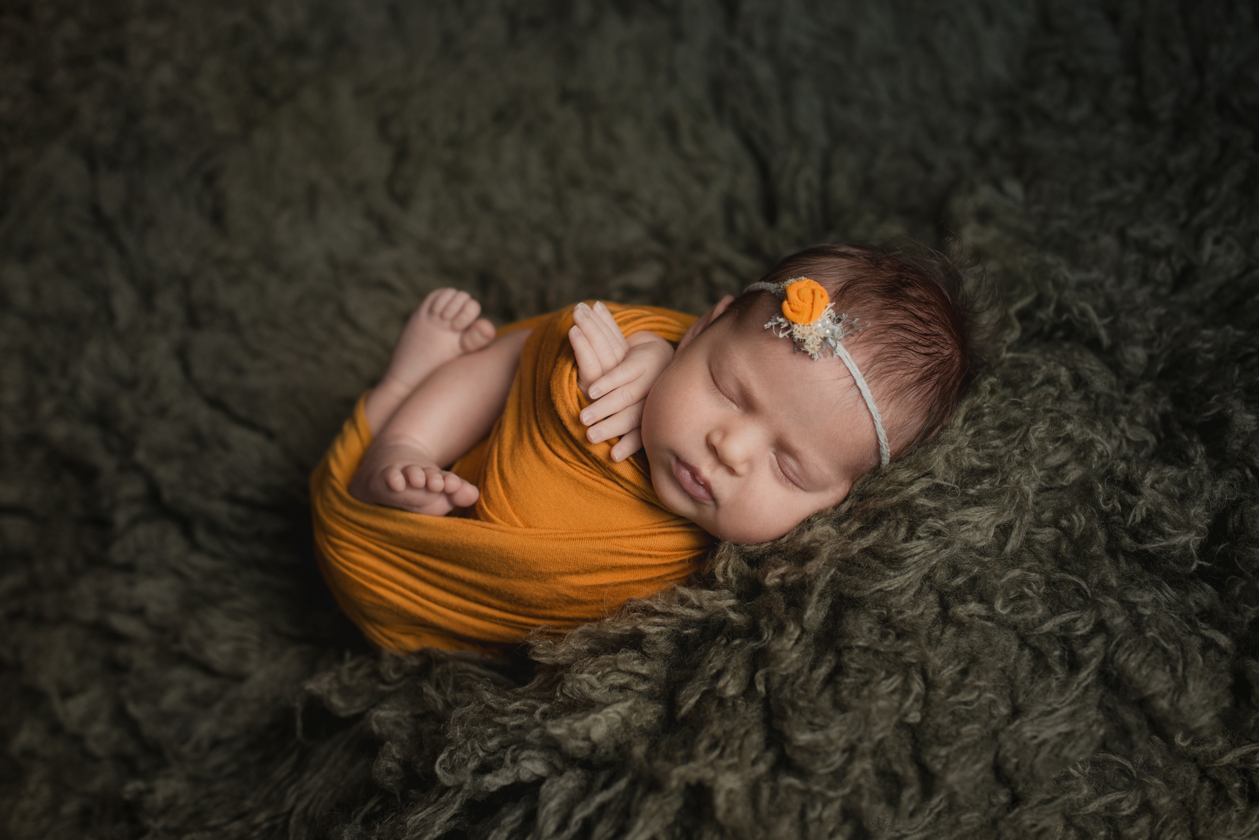 Фотосъемка новорожденного. Фотограф беременности, новорожденных и детей до года в Челябинске Волк