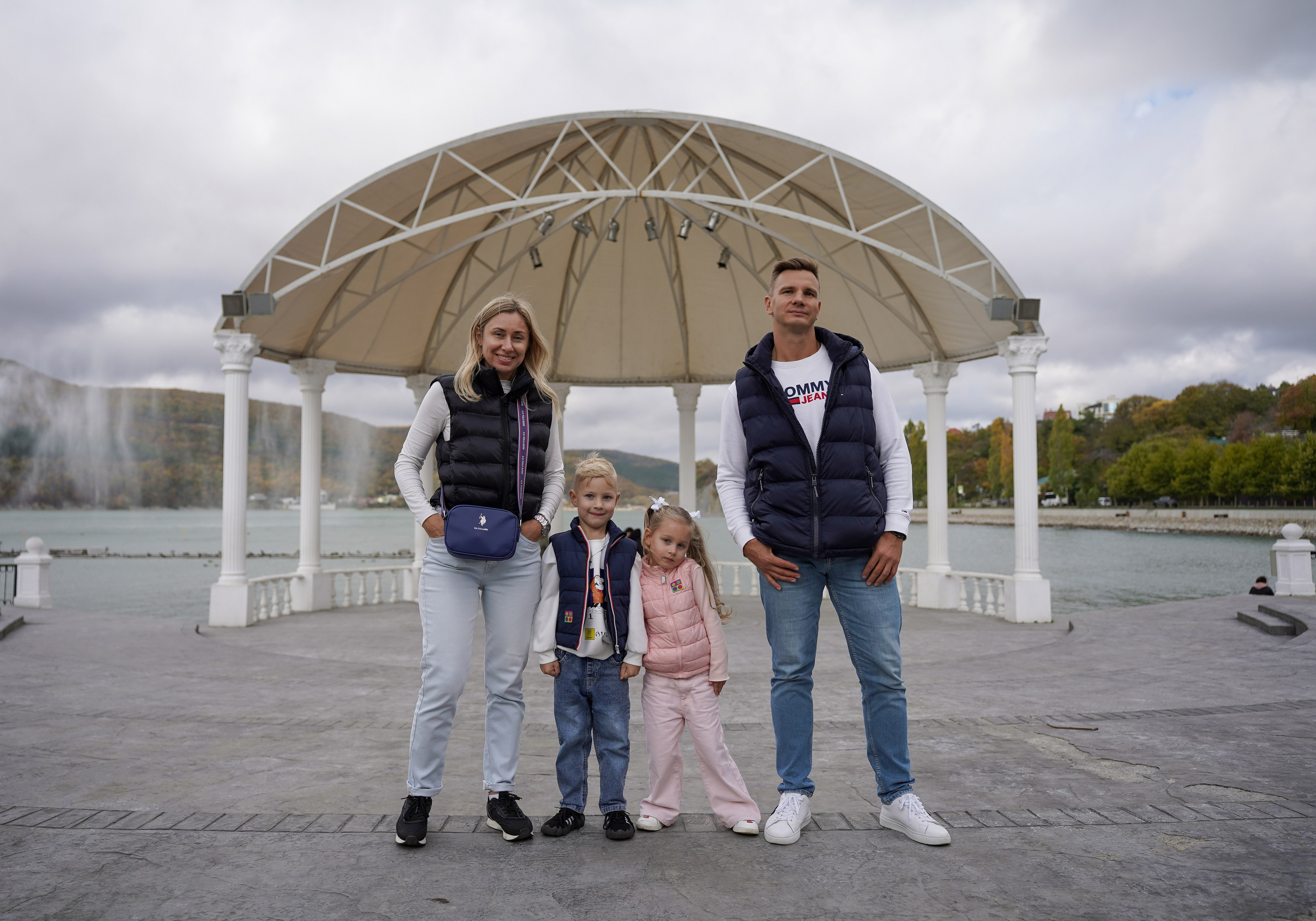 Семейная фотосессия в Абрау-Дюрсо. Фотограф Новороссийск | Геленджик и ЮФО Эльвина Ясинская