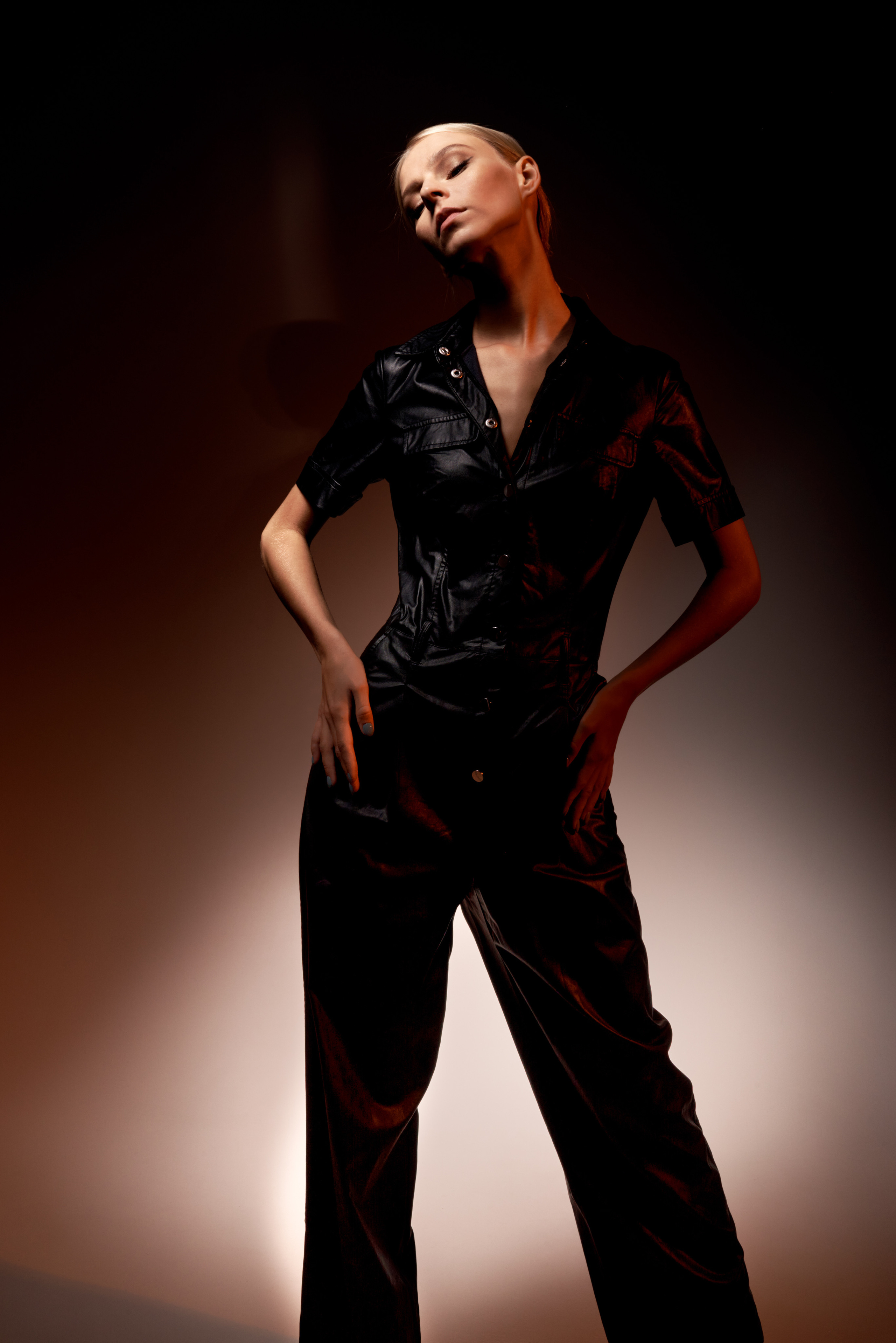 Оля. Z H U R A V L E V