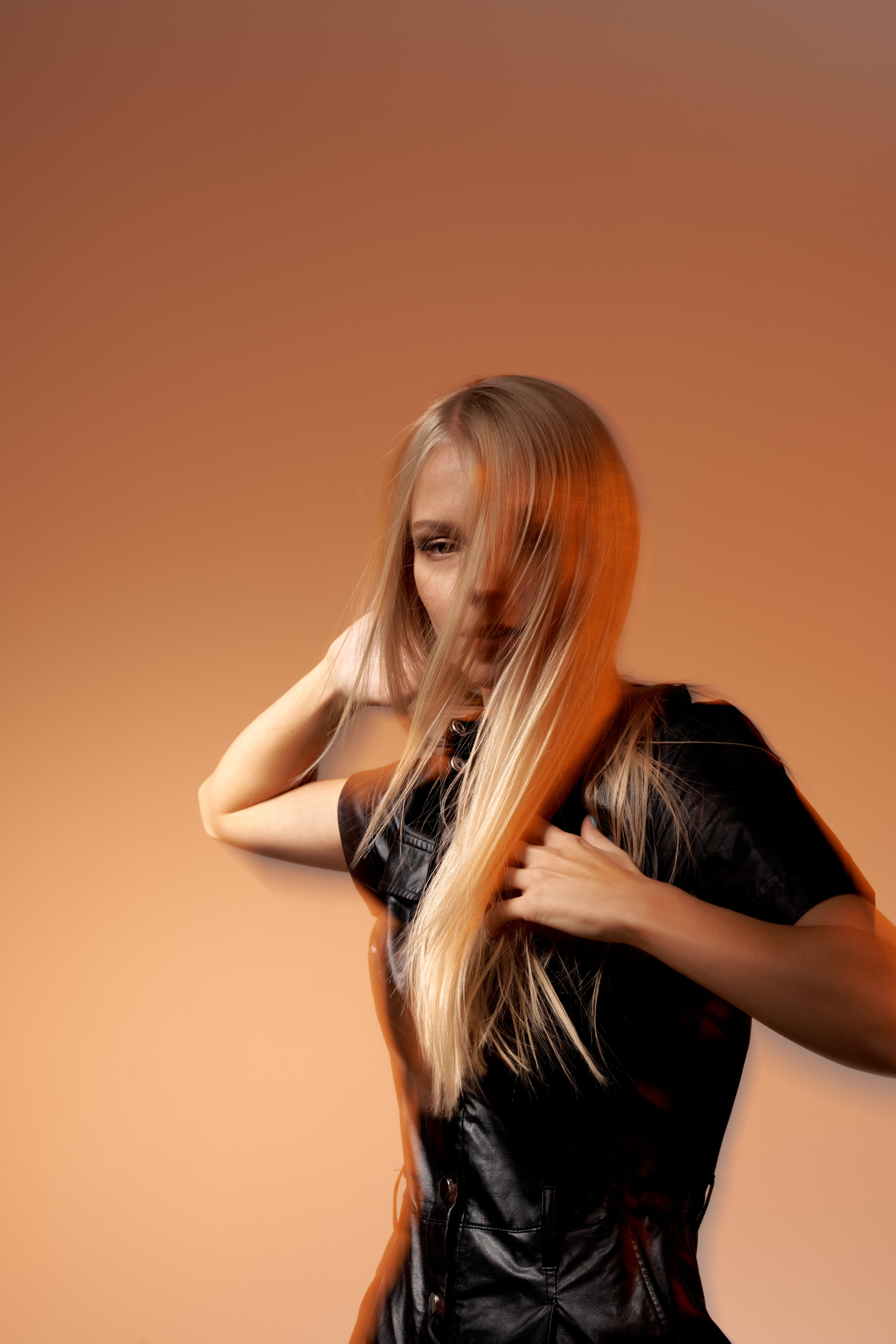 Оля. Z H U R A V L E V