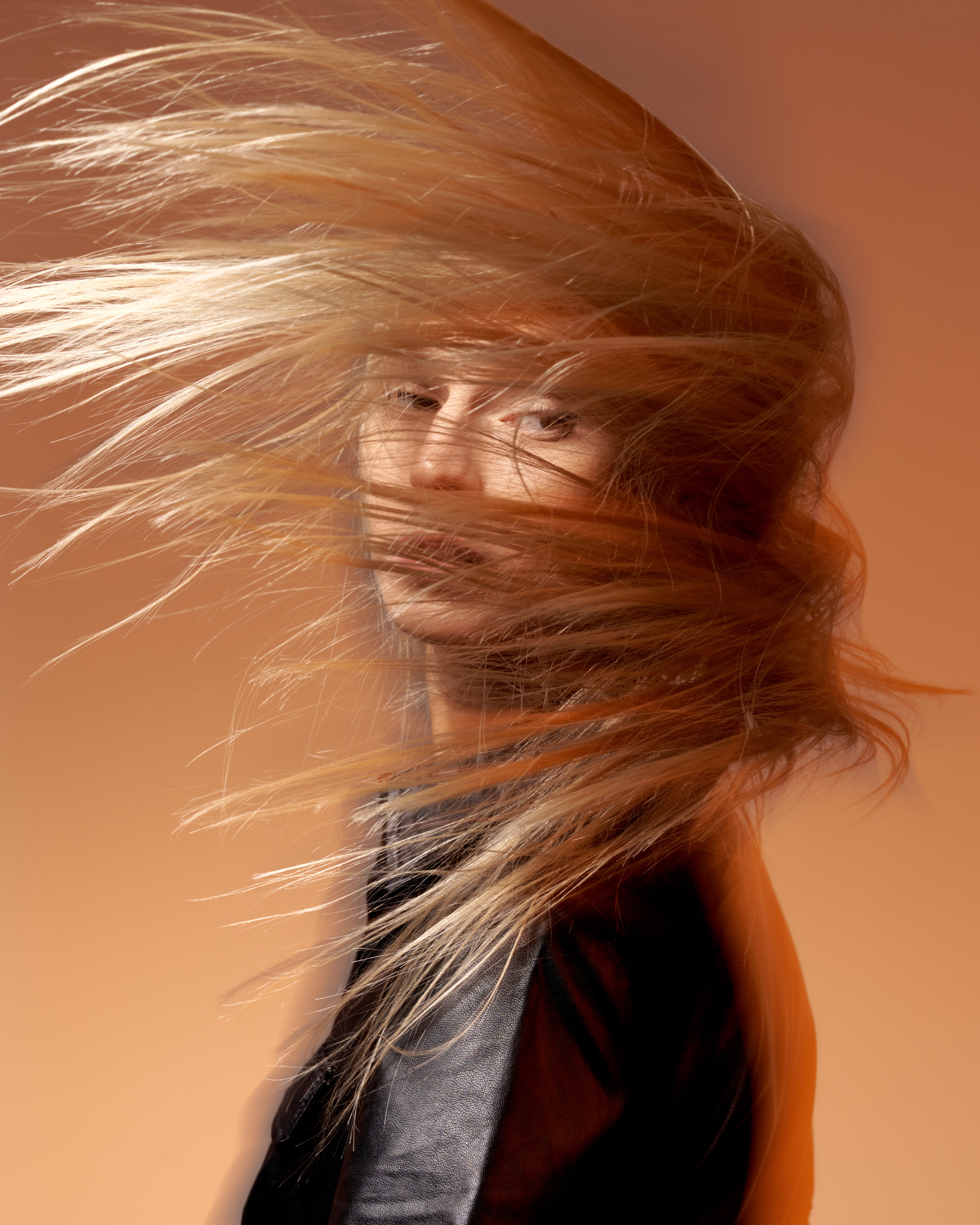 Оля. Z H U R A V L E V