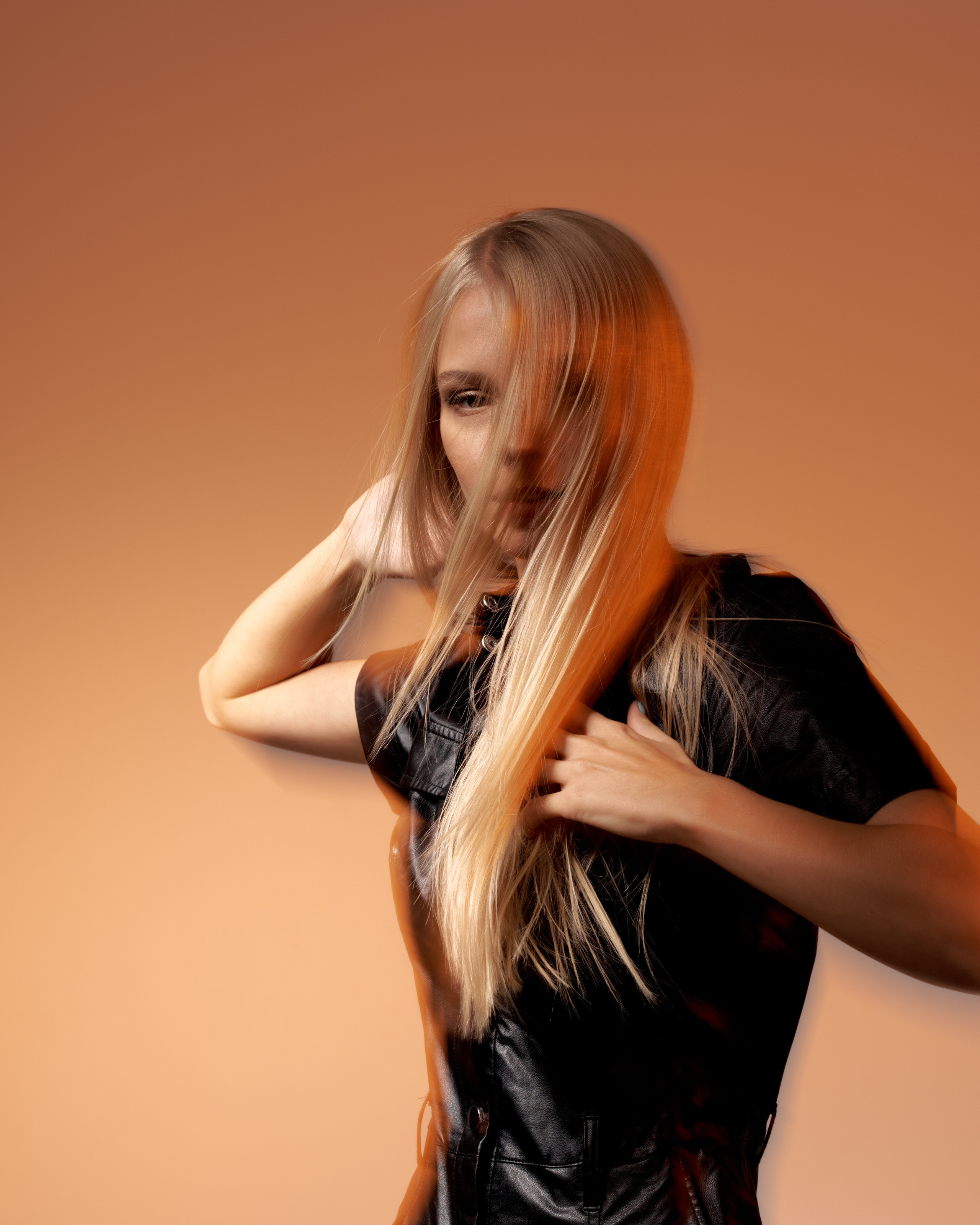 Оля. Z H U R A V L E V