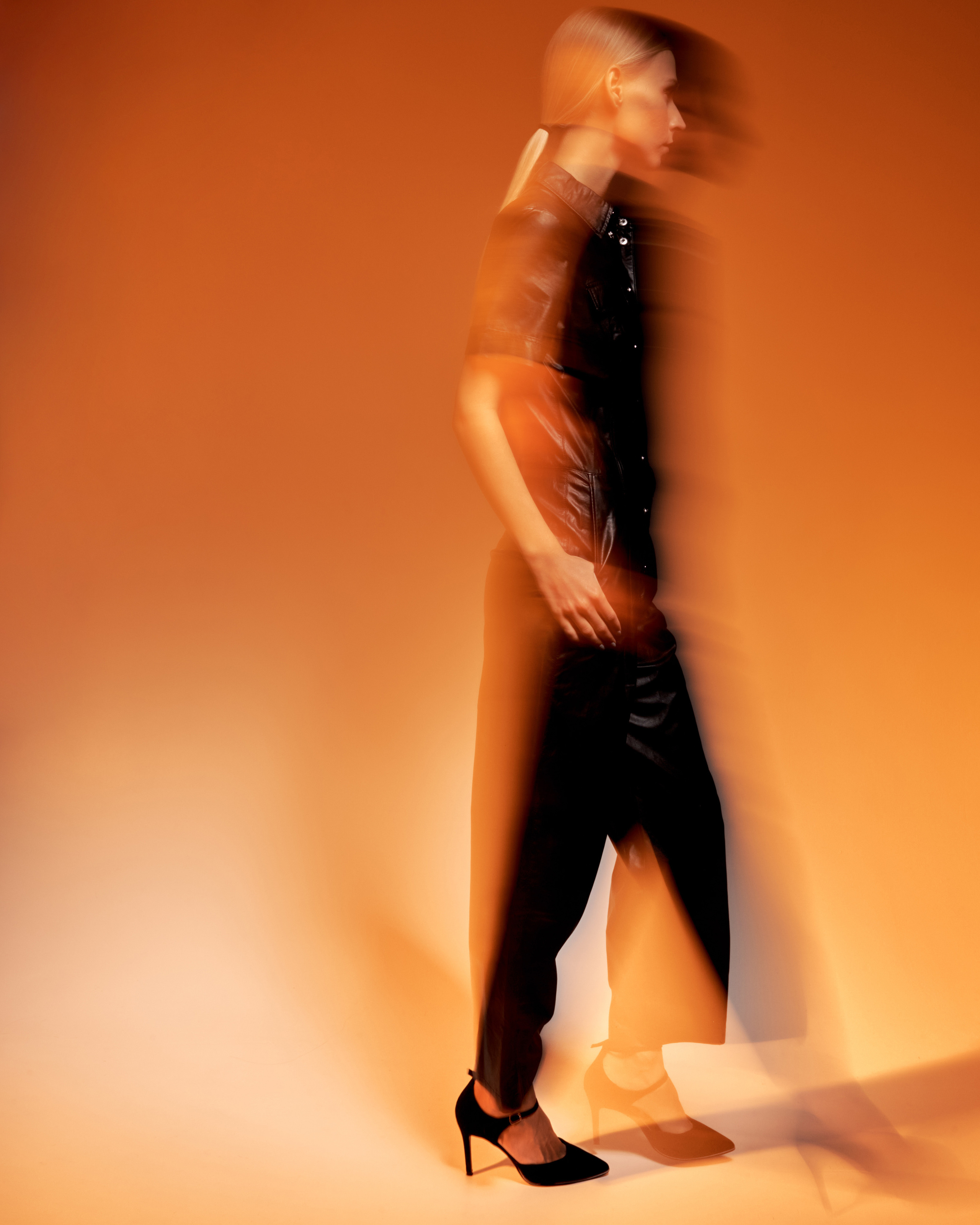 Оля. Z H U R A V L E V