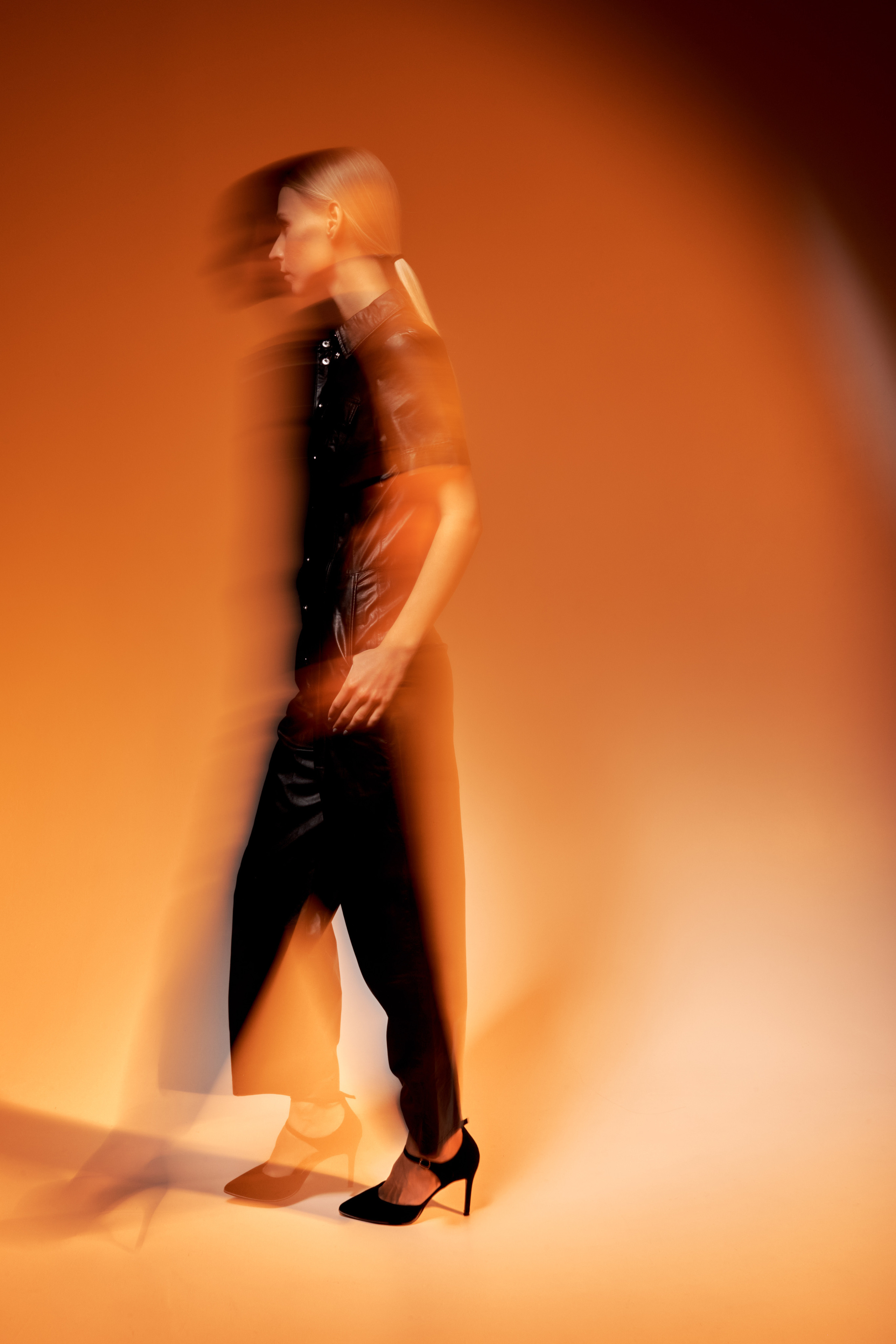 Оля. Z H U R A V L E V