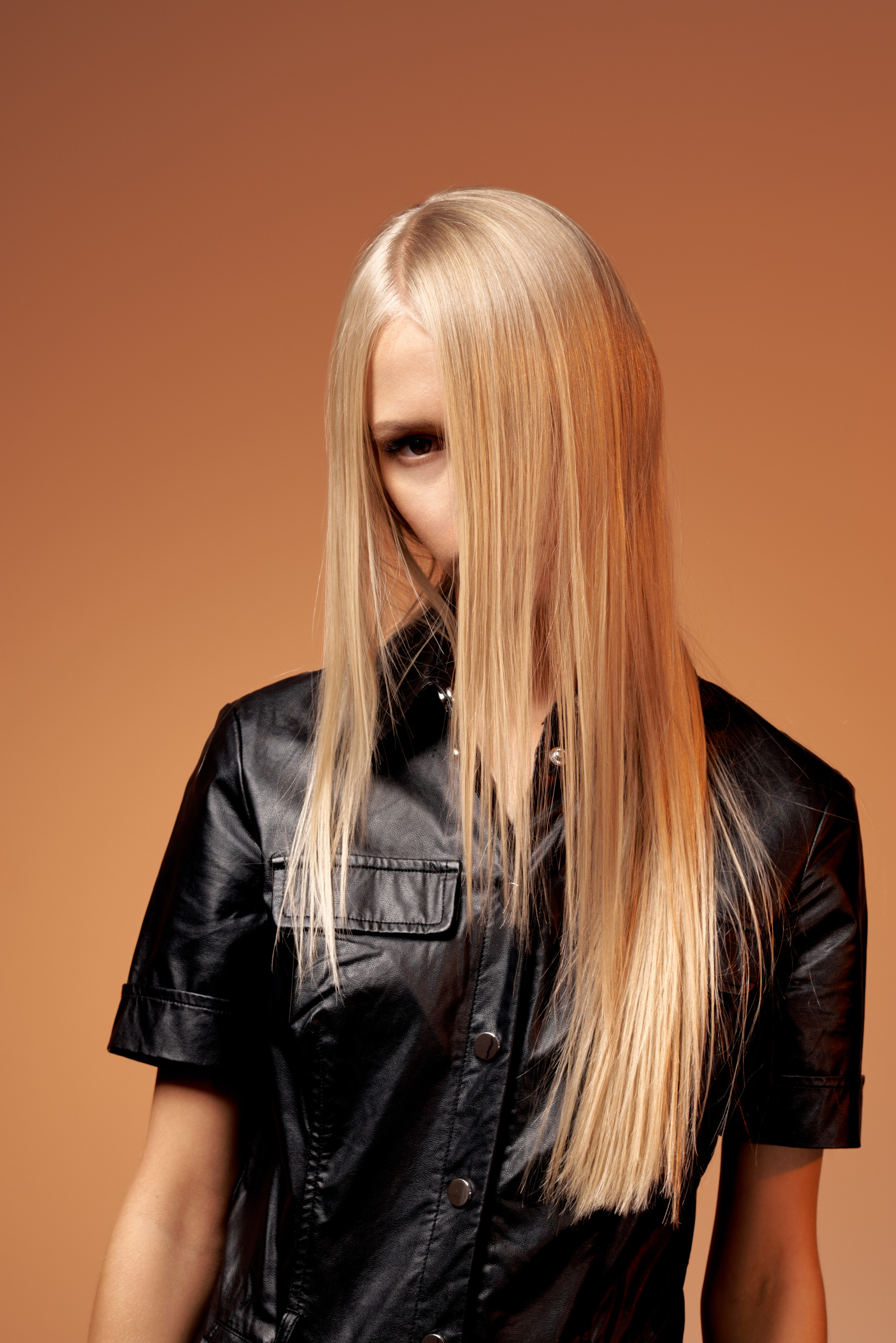 Оля. Z H U R A V L E V