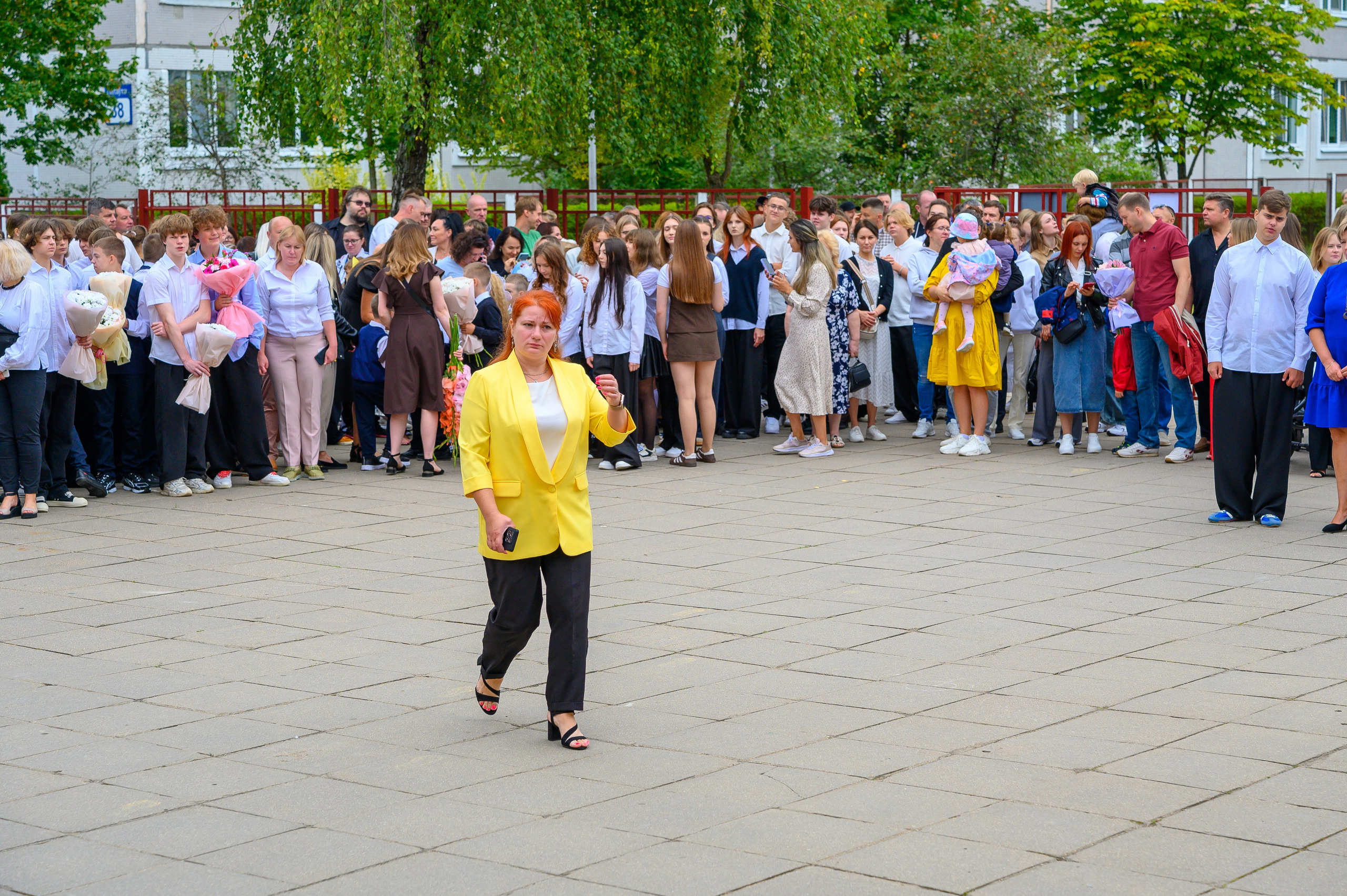 Вот звучит первый звонок, перед этим долгое приготовление к новому этапу в жизни, Яромир идет в школу. Фотоуслуги, услуги фотографа, фотографирование важных событий