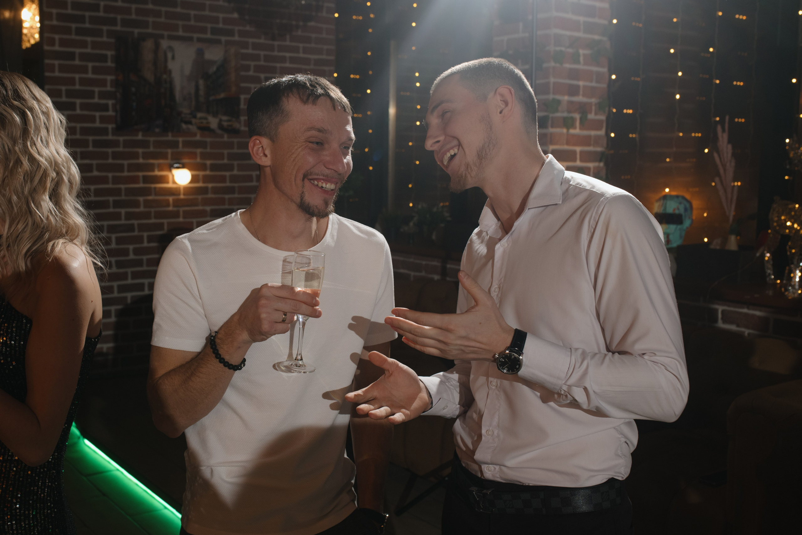 День рождения Томы — Let`s Talk Bar. Свадебный фотограф Екатеринбург/Челябинск — Любовь Волохова