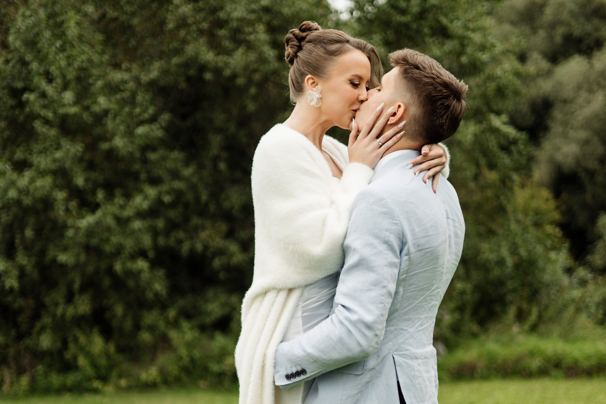 Артём и Вероника pine river. Nikolpinhasova