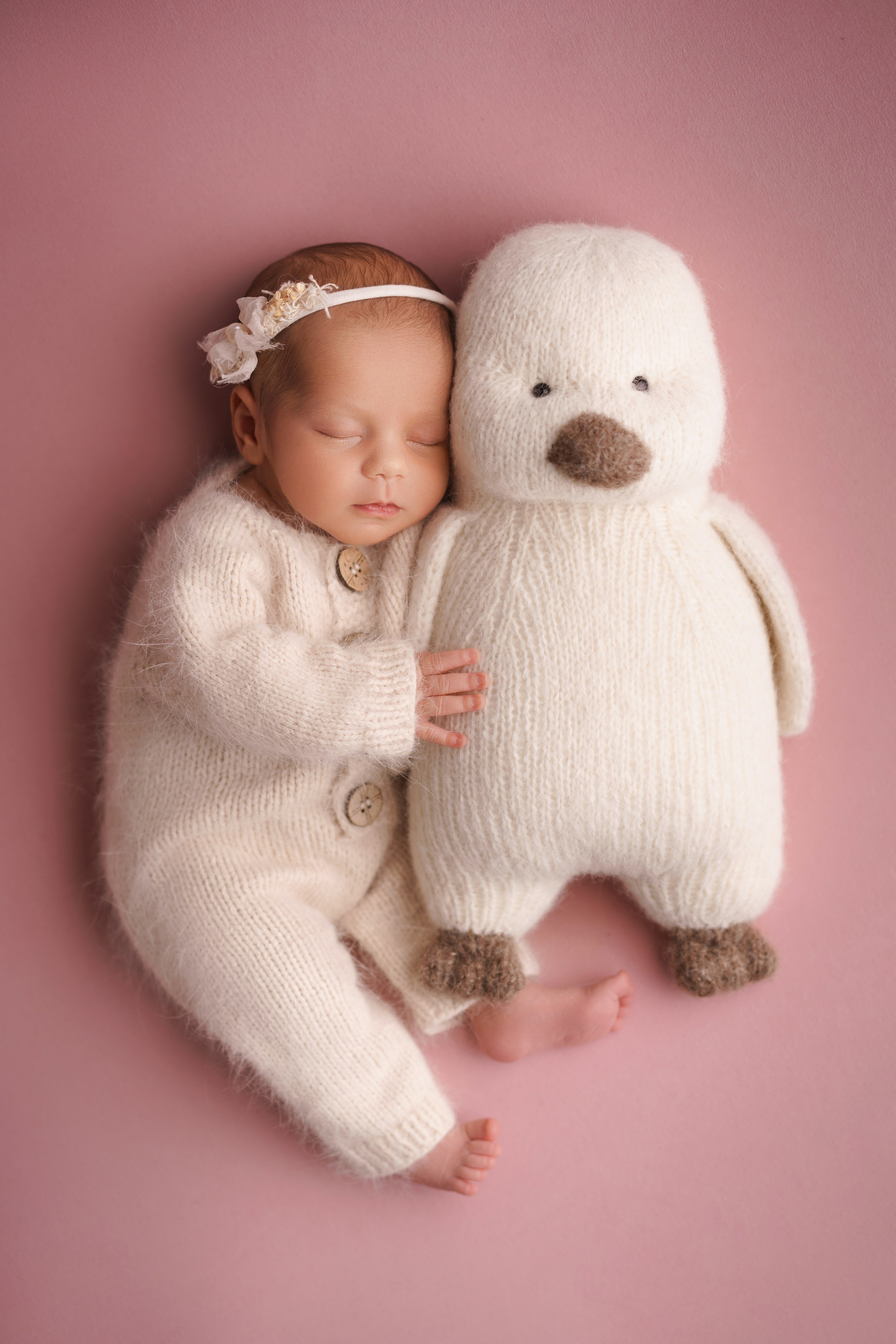 Newborn-фотосессия: девочка с пингвинчиком - ГКБ им. Юдина, Москва