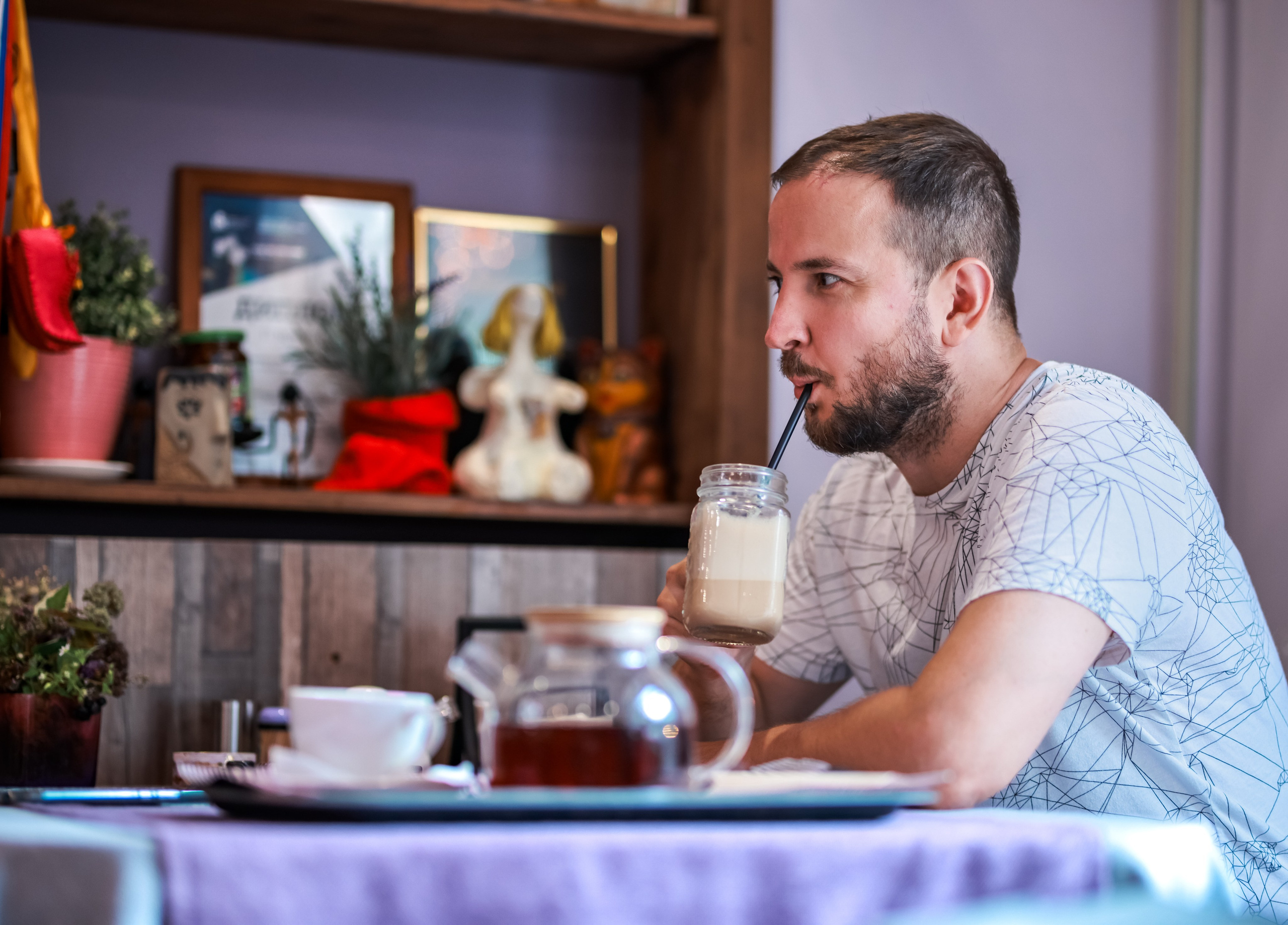 В кафе. Фотограф репортажей и стритфотосессий в Москве Людмила Смирнова