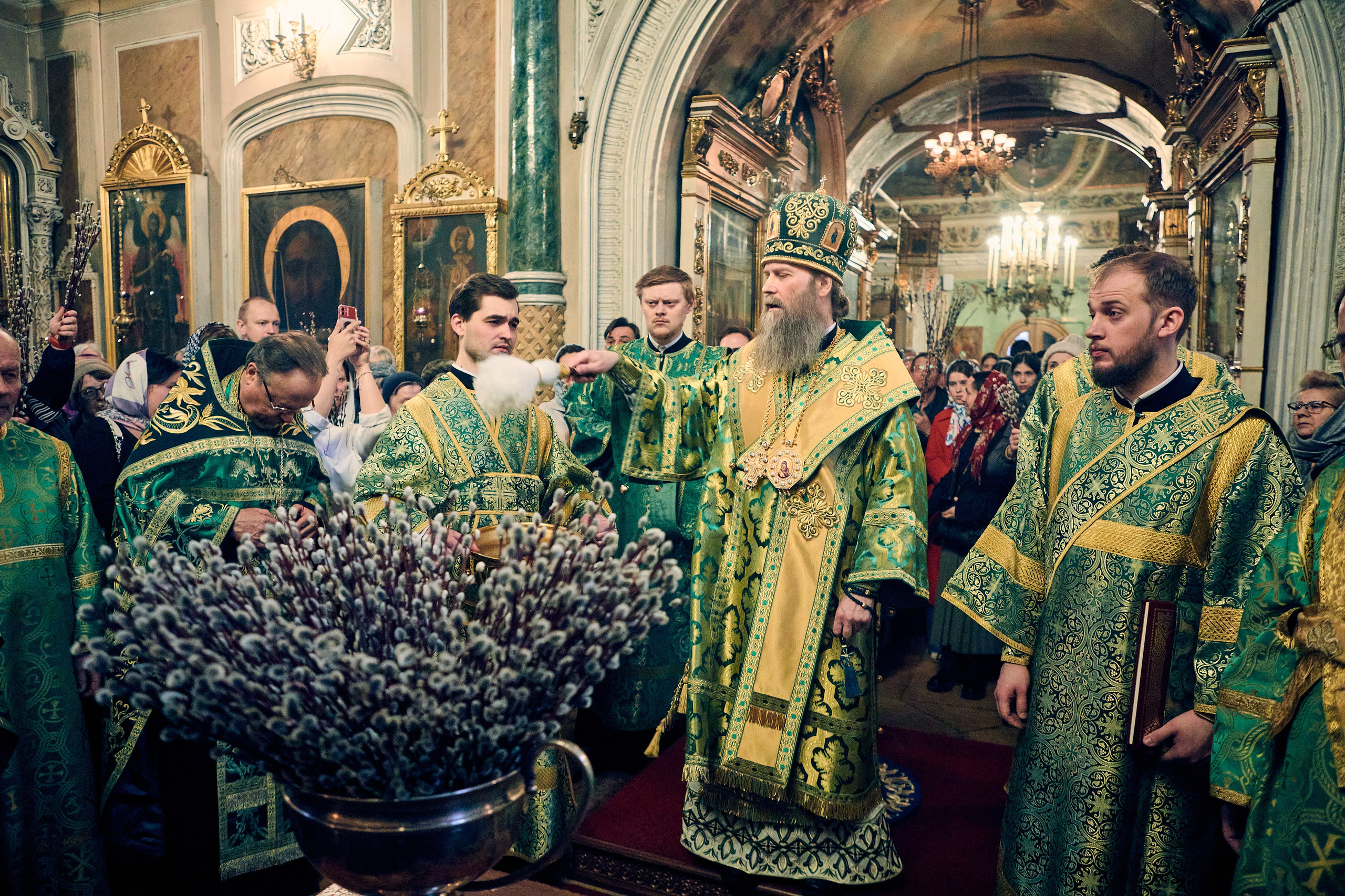 ВСЕНОЩНАЯ НА ВЕРБНОЕ ВОСКРЕСЕНИЕ. DMITRY MOISEENKO — фотограф, художник, топ-стилист