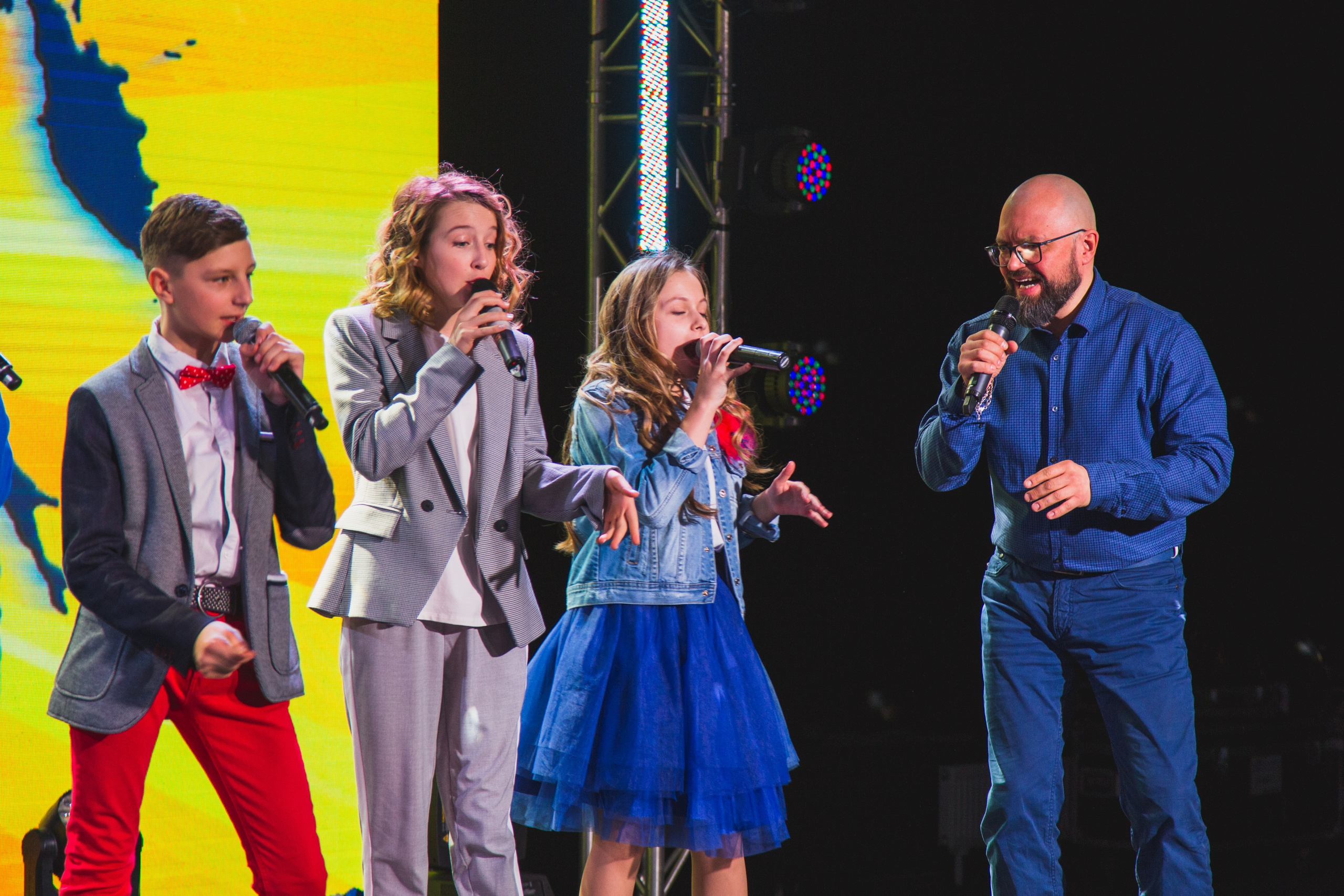 О2ТВ группа СТРАНА. Видеооператор/Фотограф Николай Завьялов