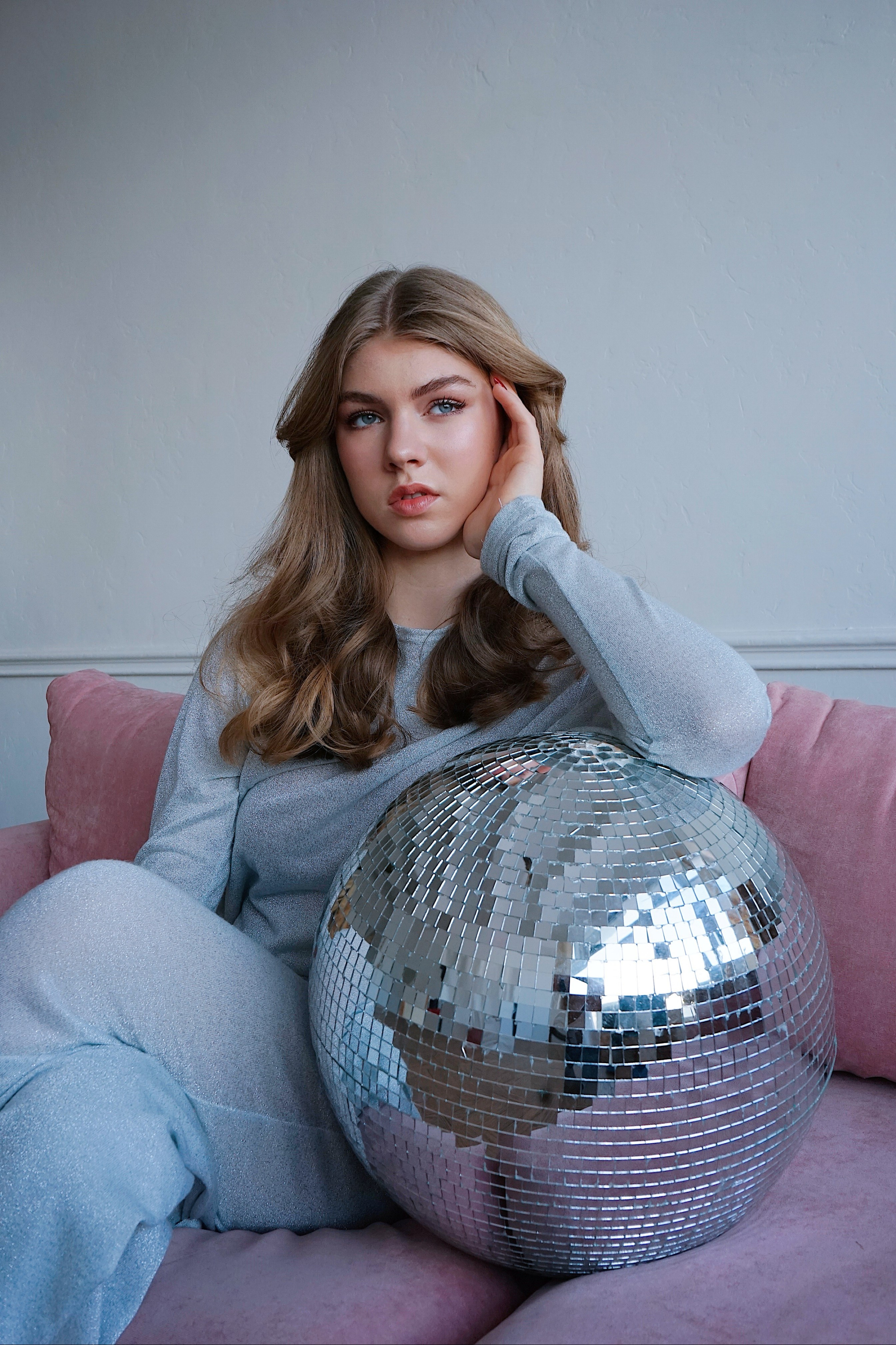 София, студия. Женский фотограф в Москве Уварова Анастасия