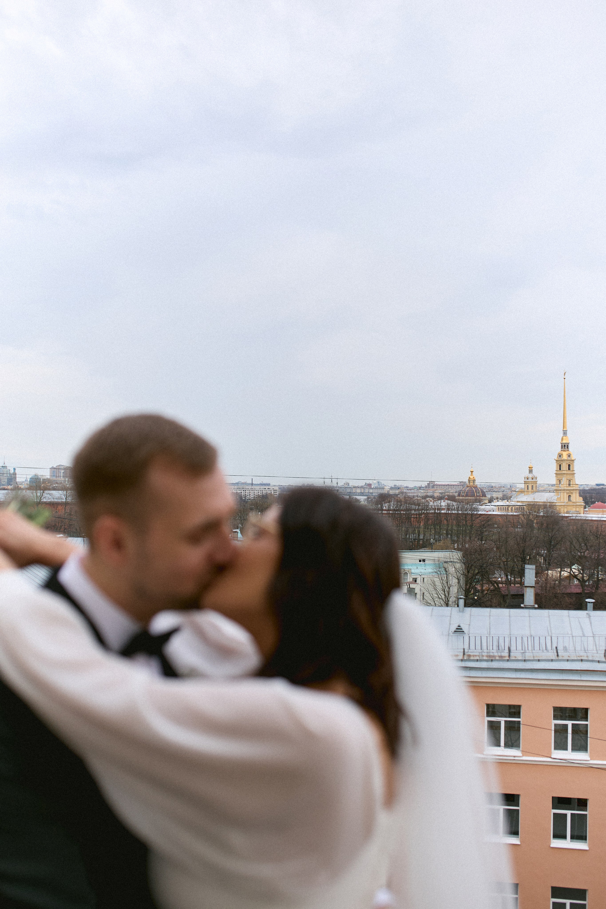 Свадебная фотосессия в Дворце Бракосочетания № 2. Сестры Карабаза. Фотографы и ретушеры в Москве и Санкт-Петербурге