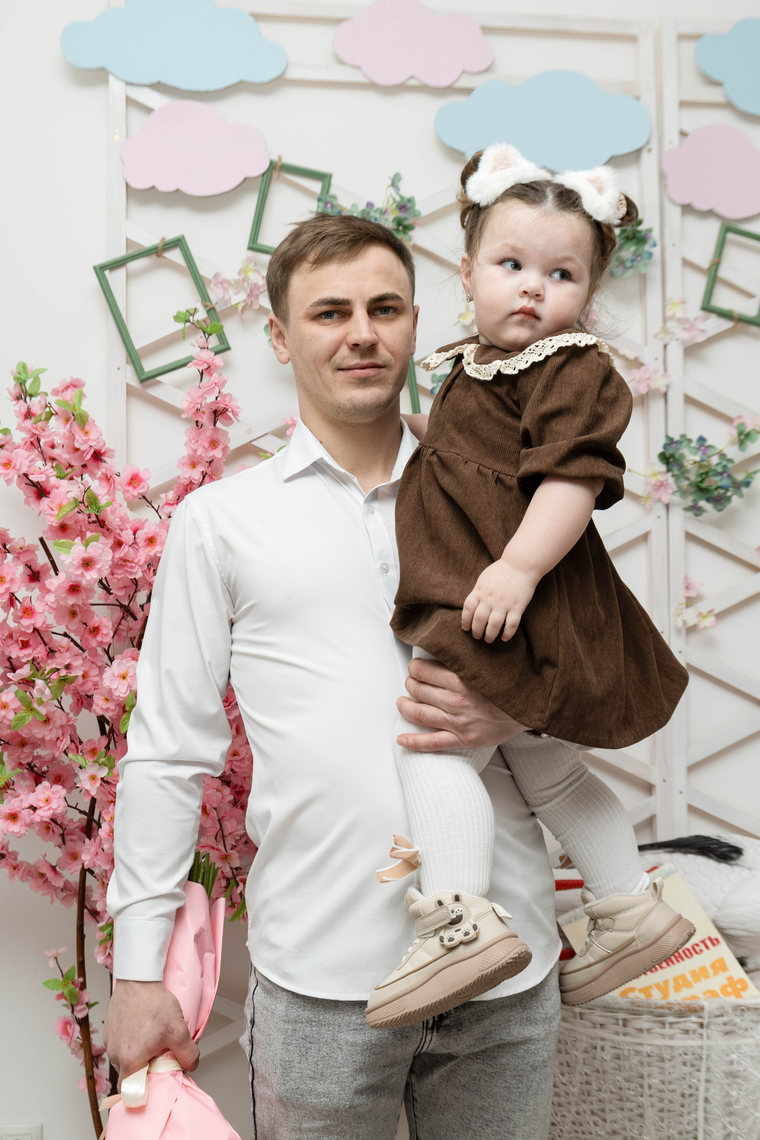 Выписка Алины и Евы из перинатального центра № 2. Семейный фотограф Софи Симакова в Волгограде и Волжском