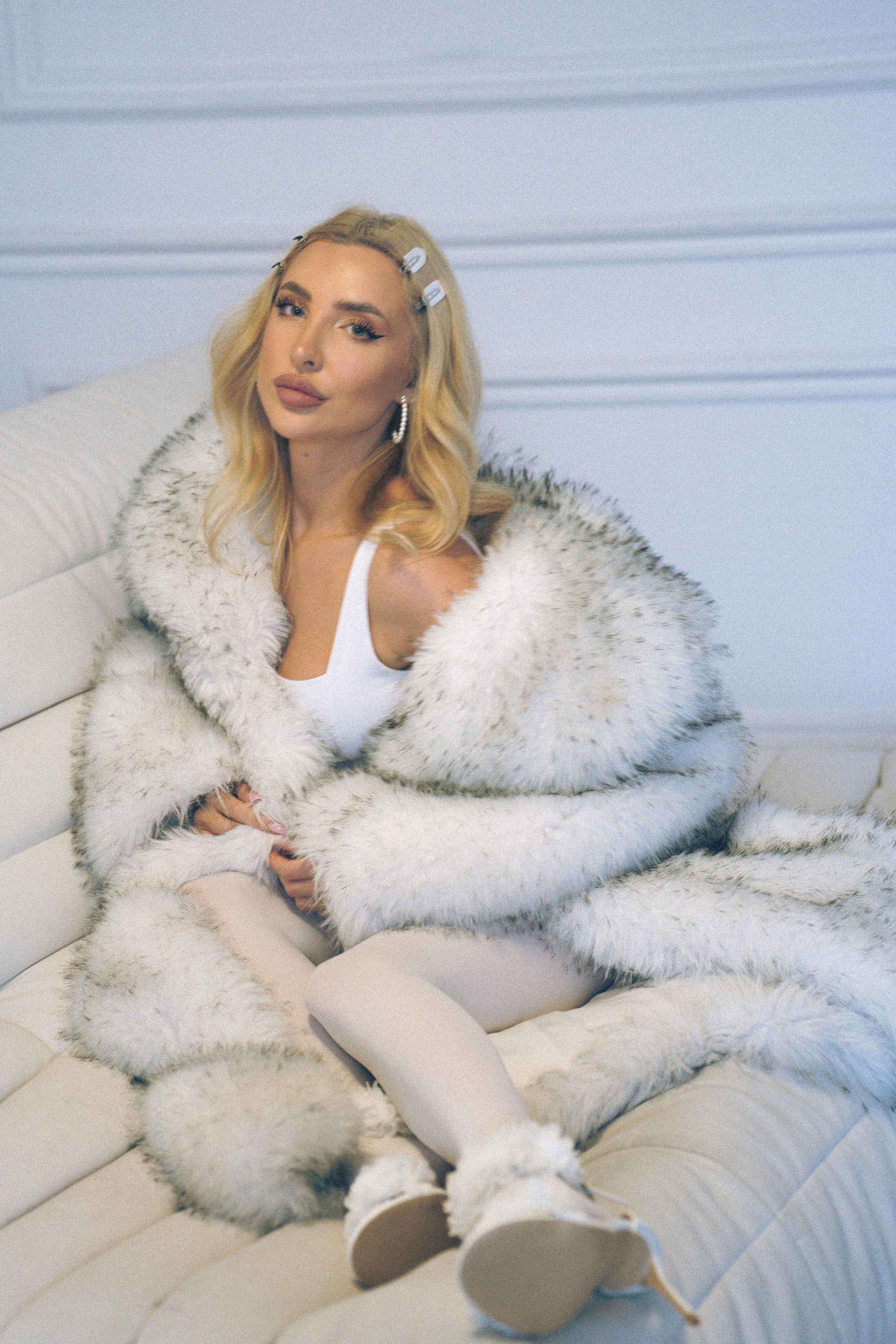 МИНИМАЛИЗМ В СТУДИИ НА ЧЕРНЫШЕВСКОЙ В СТУДИИ С БАЛКОНОМ. Профессиональный фотограф, Санкт-Петербург — Виктория Богомолова