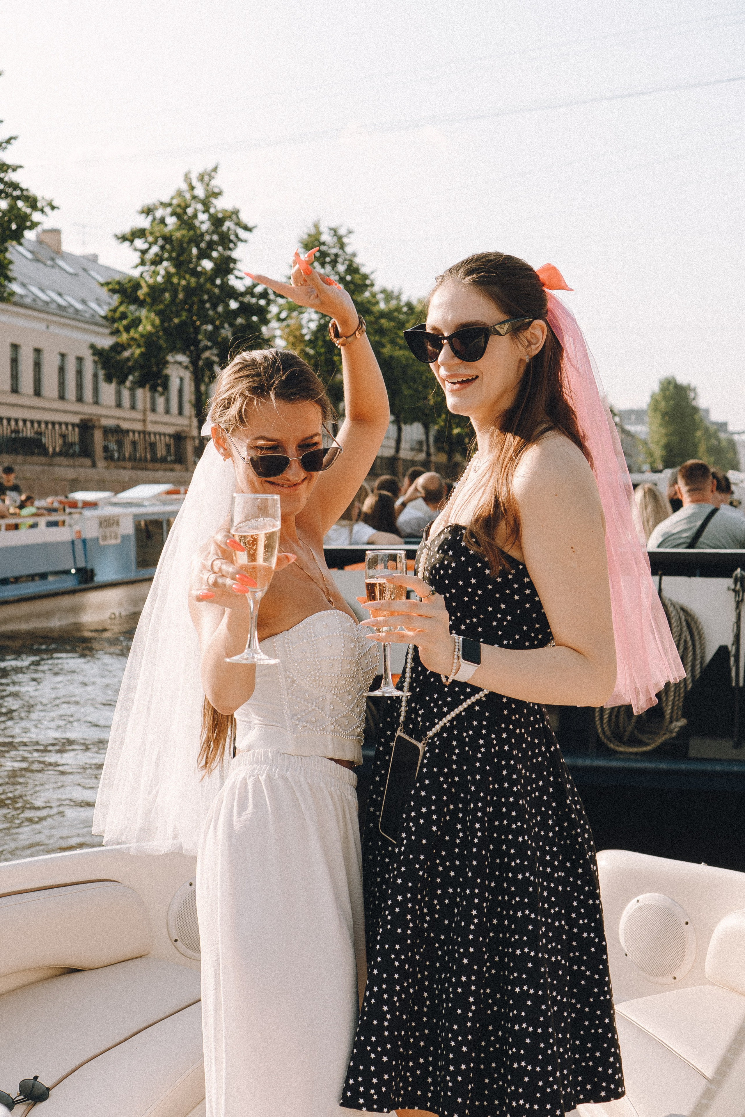 ДЕВИЧНИК НА КАТЕРЕ. Профессиональный фотограф, Санкт-Петербург — Виктория Богомолова