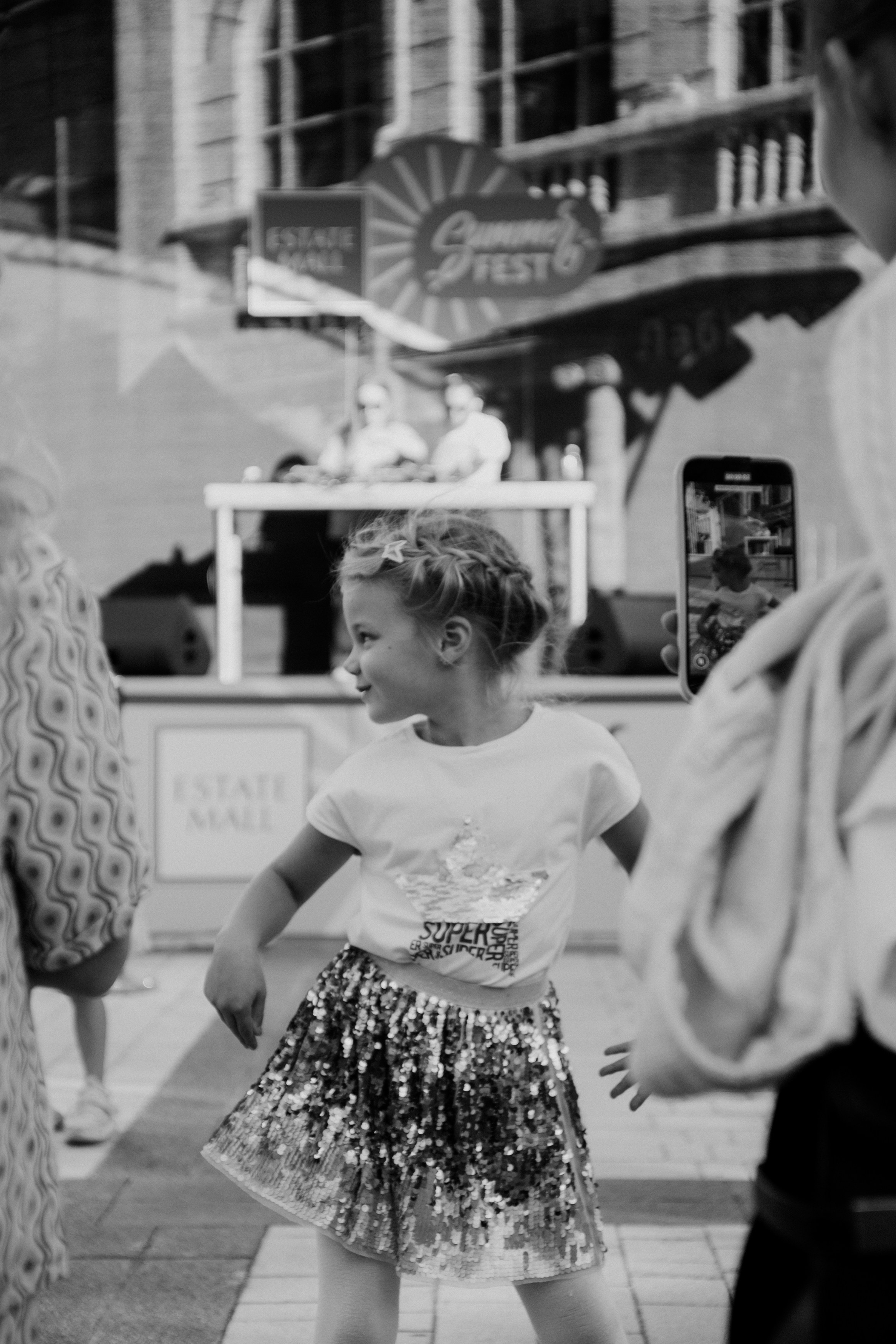 EstateMall SUMMER FEST. Бэкстейдж и репортажный фотограф в Москве Артем Онацко