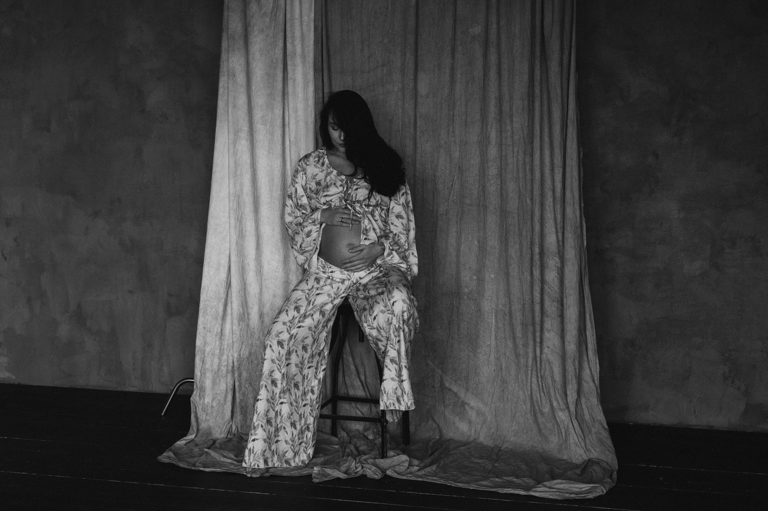 Профессиональный семейный и беременный фотограф в Санкт-Петербурге — Маргарита Иванова. Индивидуальные фотосессии под ключ: от образа до гот. Профессиональный фотограф беременности в СПБ. Стильные фотосессии беременности в стиле минимализм и классическая фотография