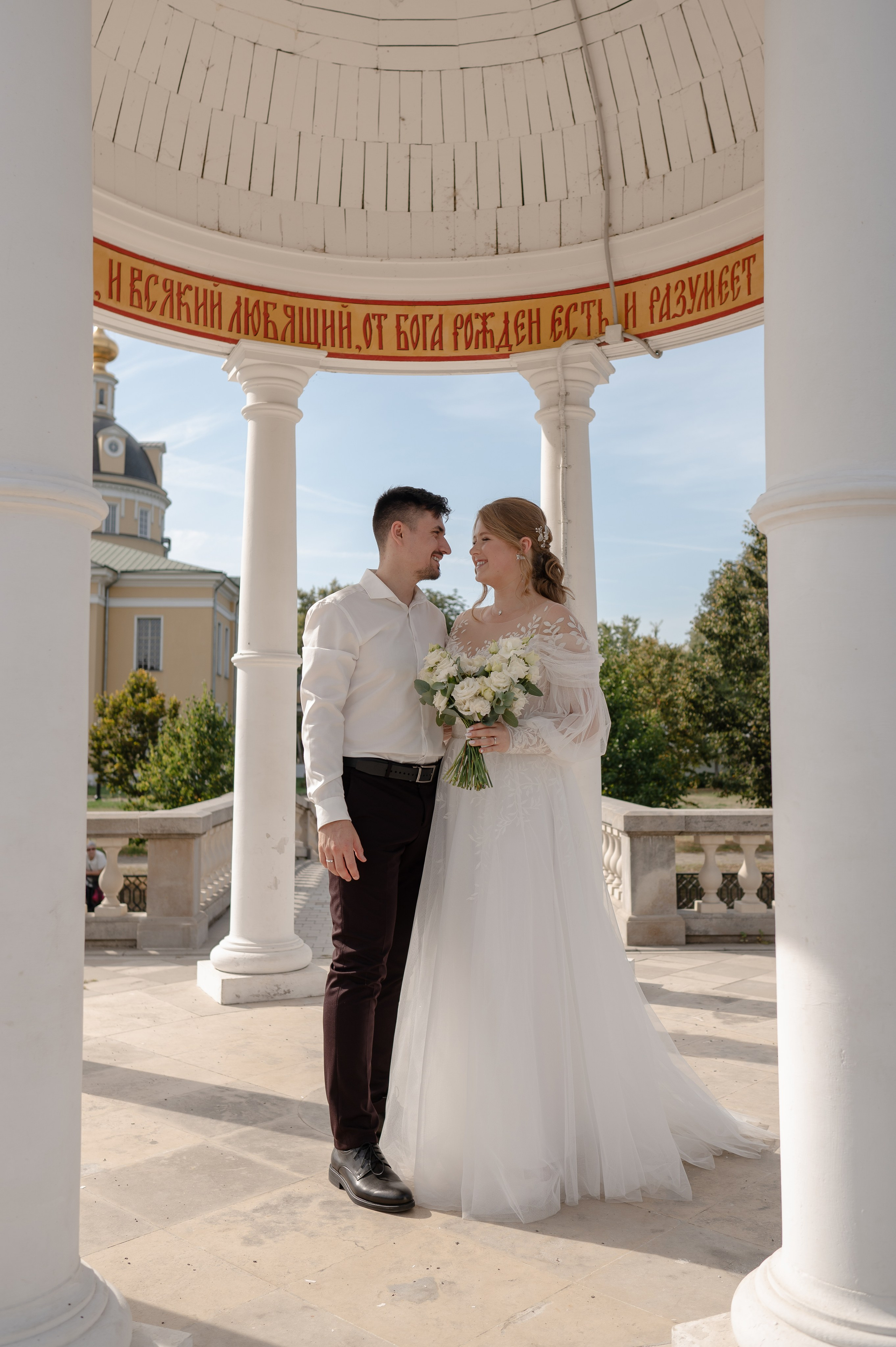 Илья & Эмилия (Москва, Покровский собор). Семейный и свадебный фотограф в Санкт-Петербурге Серафима Смирнова