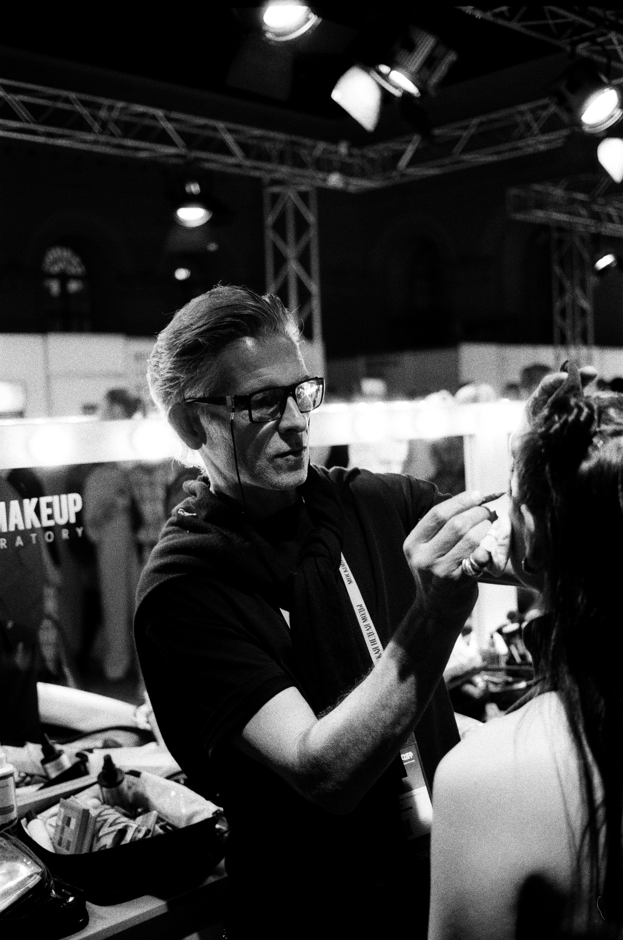 День 2. Плёночный фотограф Москва, Саша Звук