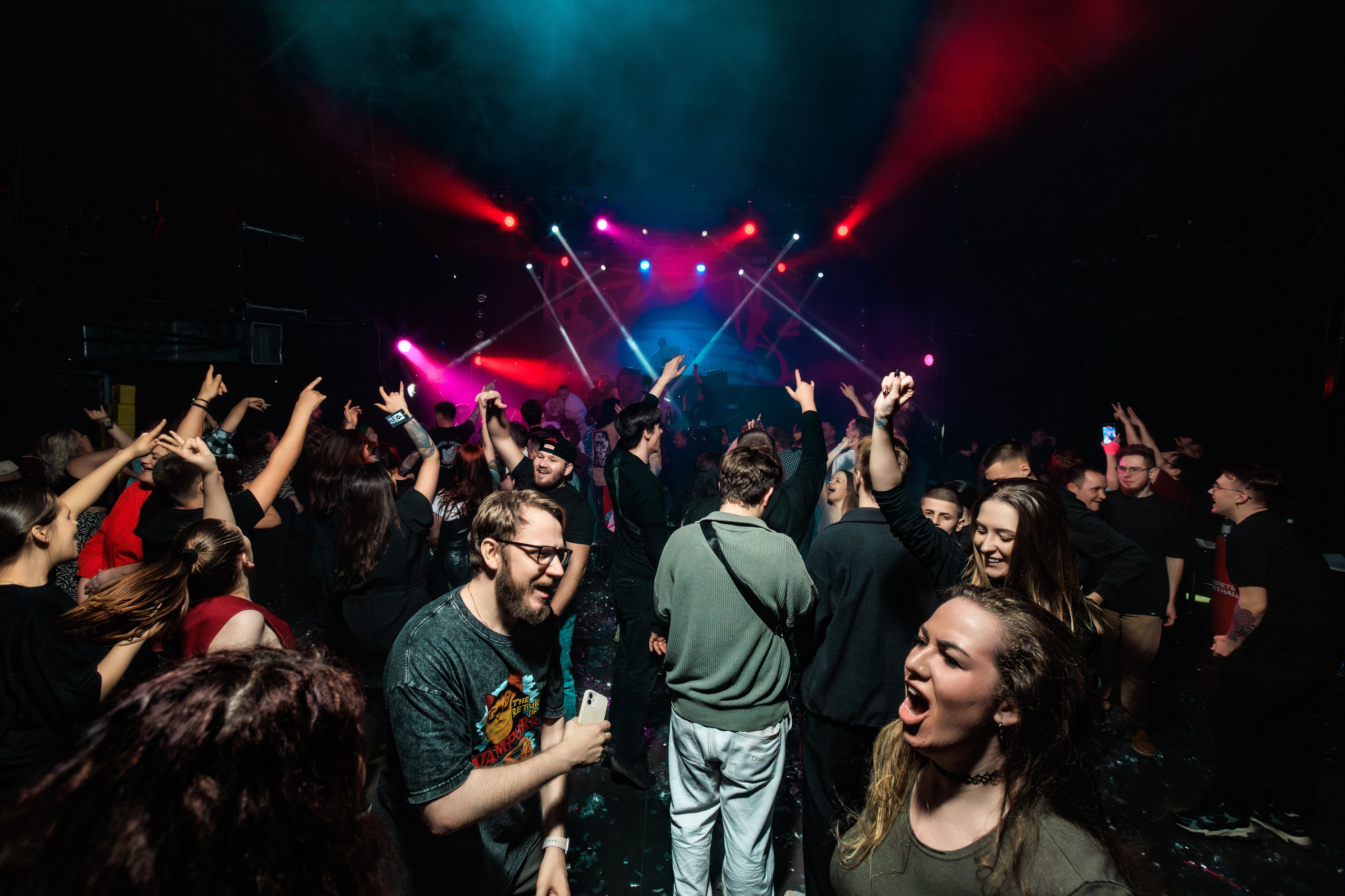 14.02.25 Вечно молодой. Репортажный фотограф Екатеринбург | Яркий, качественный репортаж | Концерты, клубы, репортаж, праздники, корпоративы