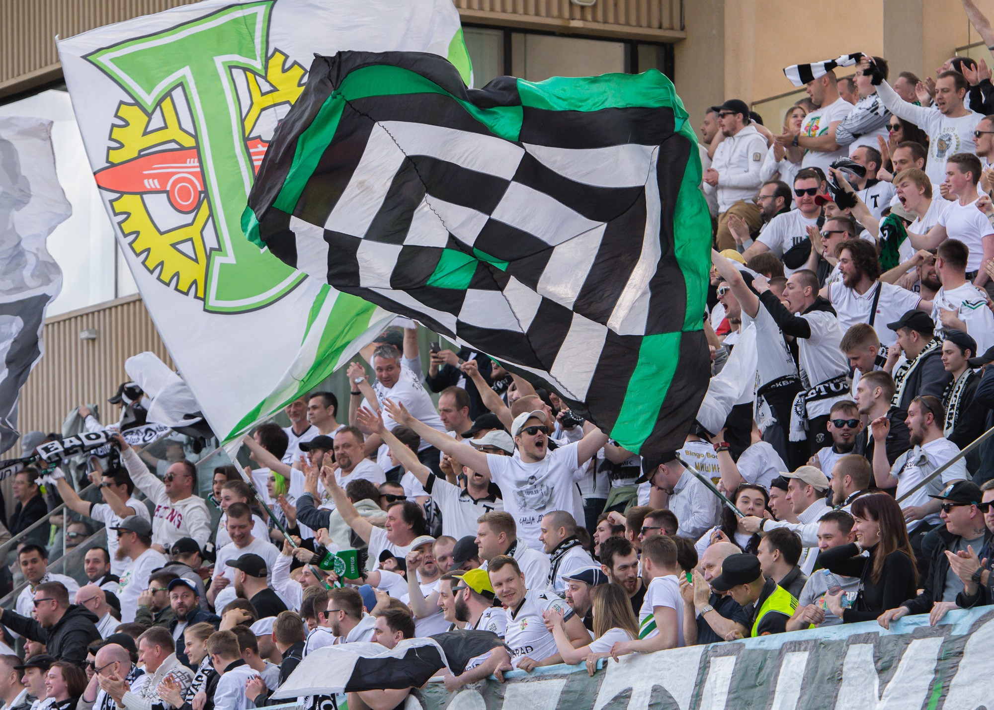 FOOTBALL. Lisa_krassna