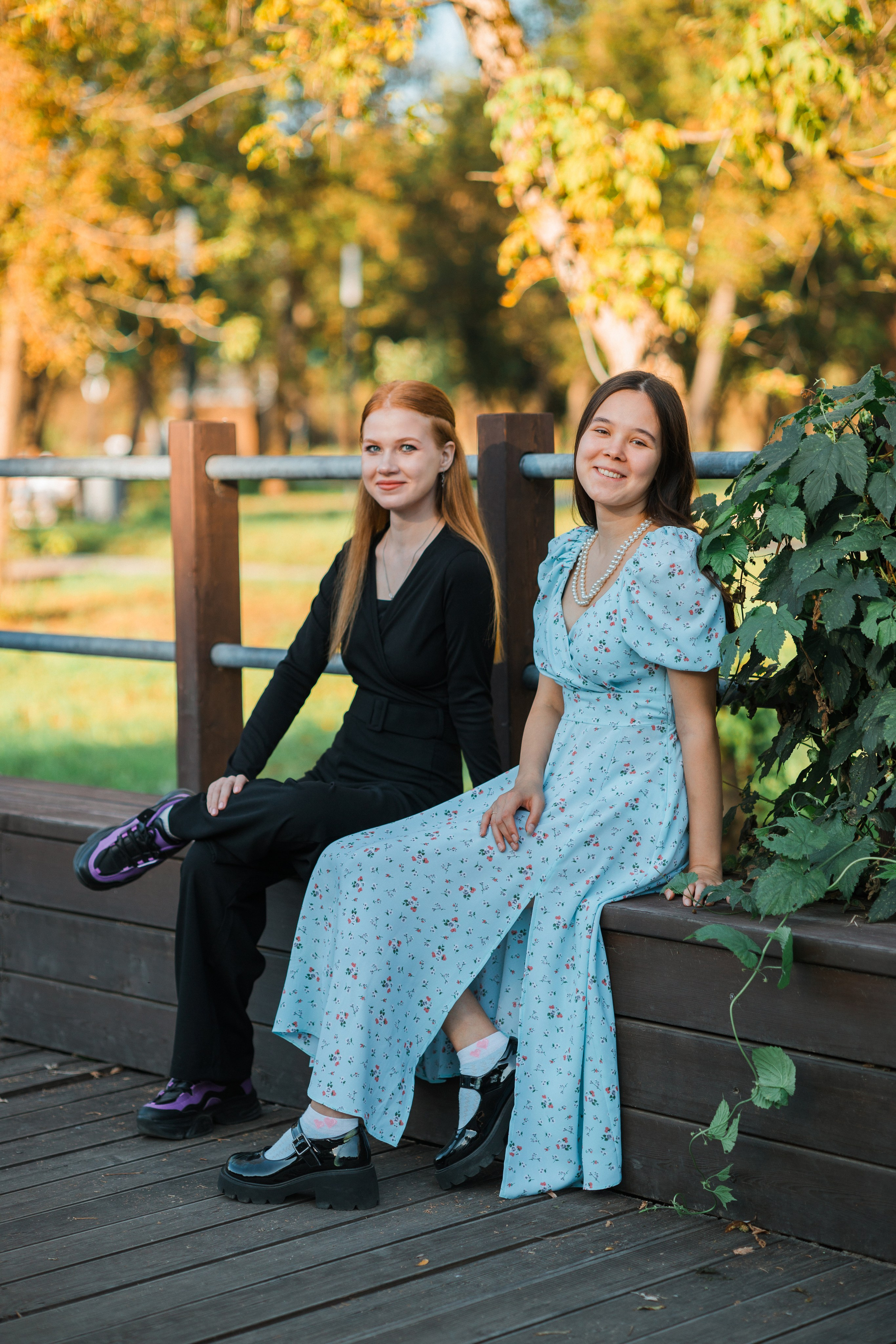 Прогулочная фотосессия на выпускной альбом с 11 классом в Серпухове. Выпускные альбомы в Серпухове