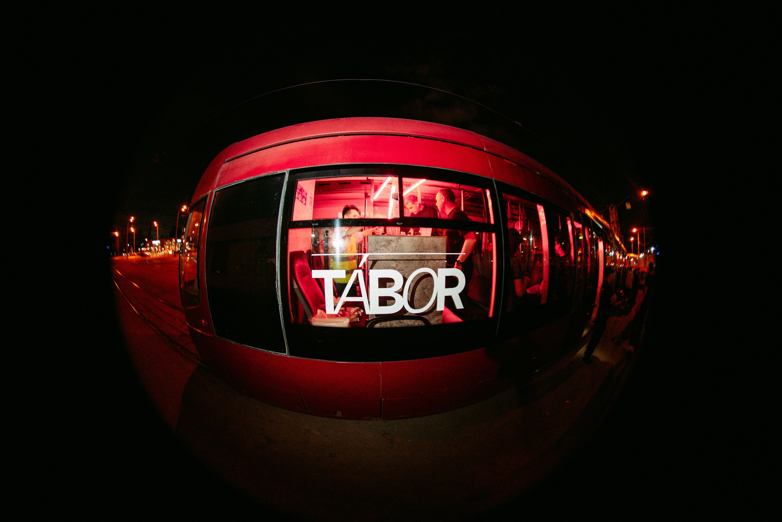 Вечеринка в трамвае / 2024. Саша Копылов, фотограф в Казани