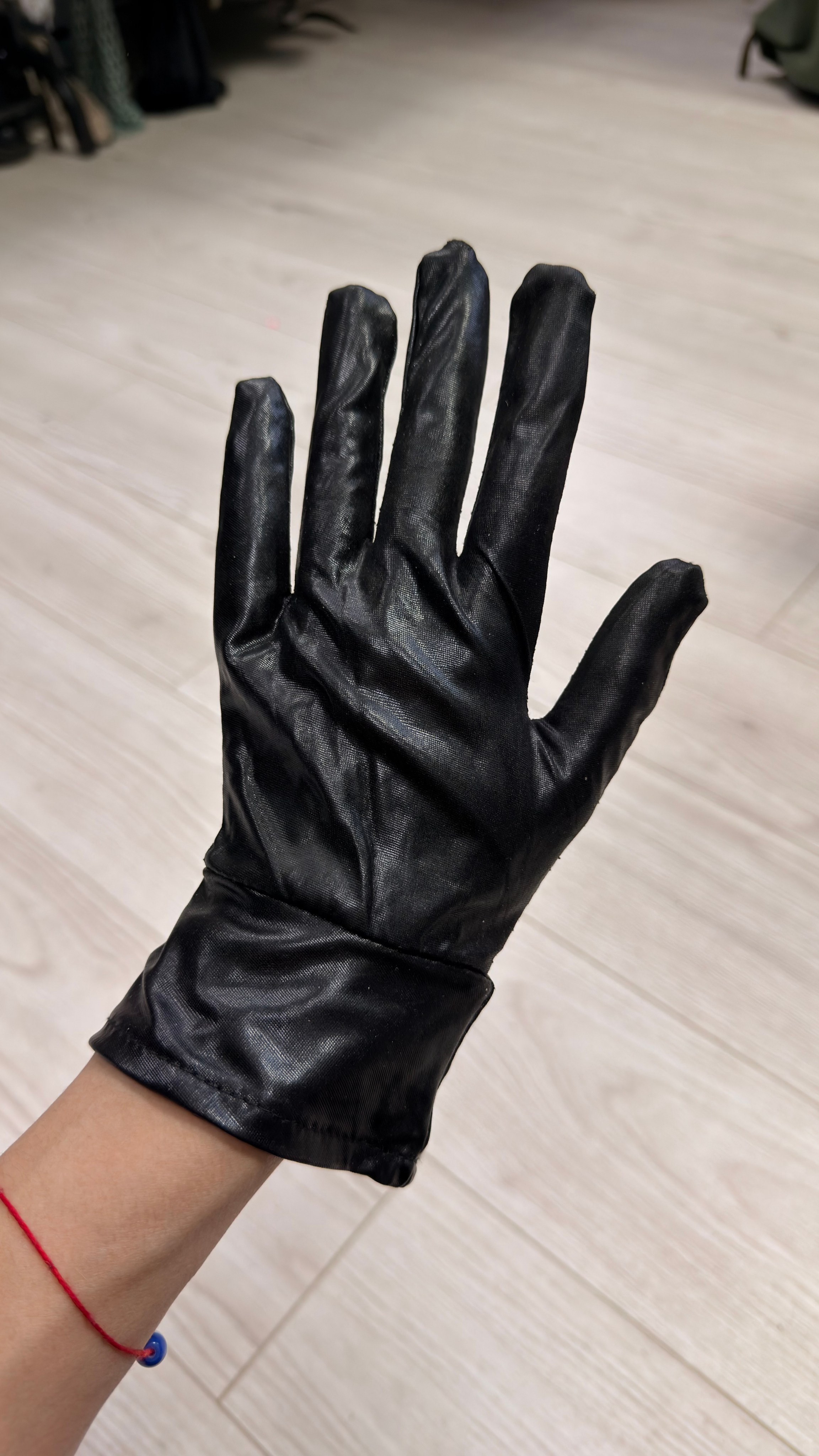 Перчатки в аренду. Аренда костюмов, платьев и реквизита для фотосессий на Камчатке