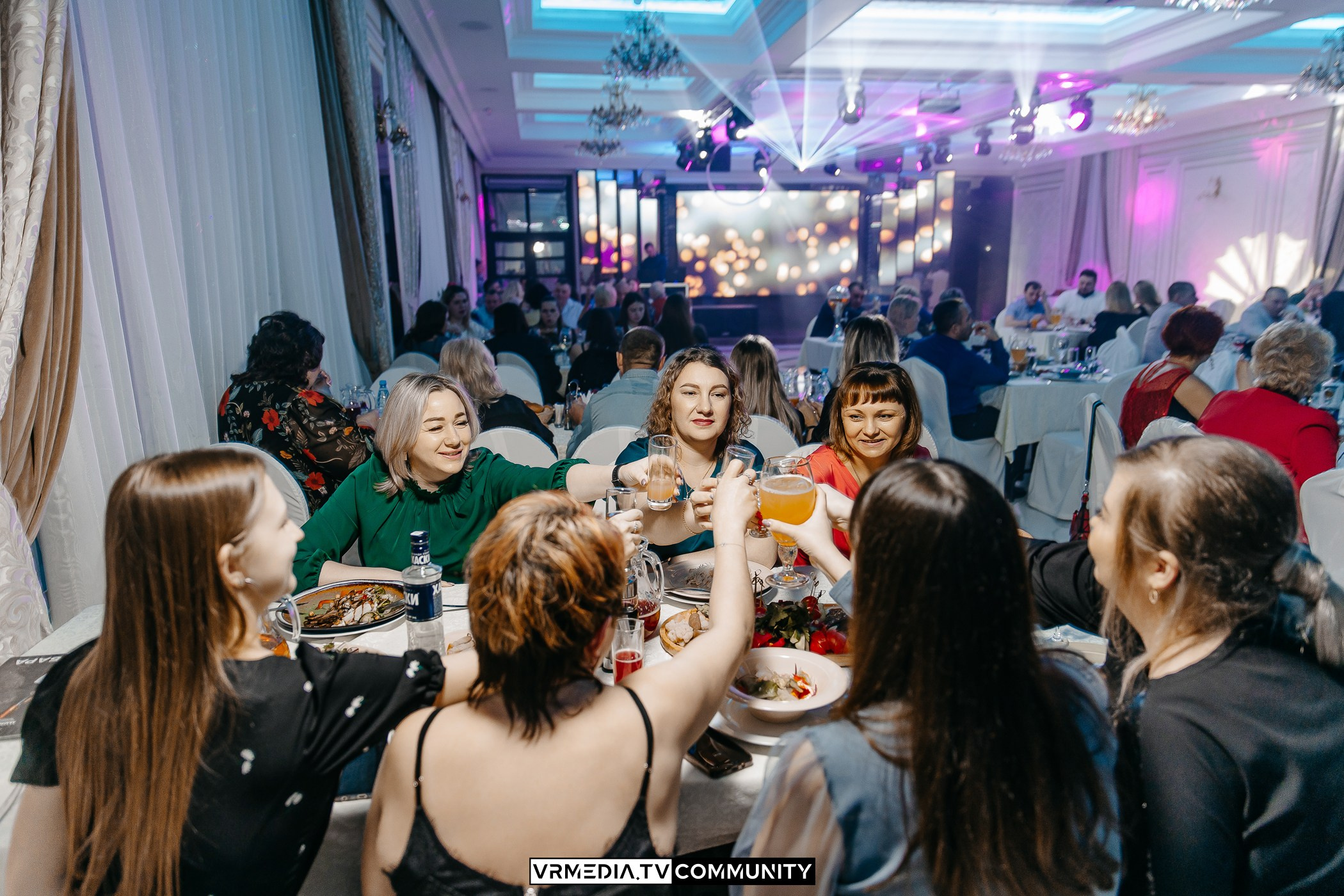 Международный женский день в ресторане «Лазурный Берег»