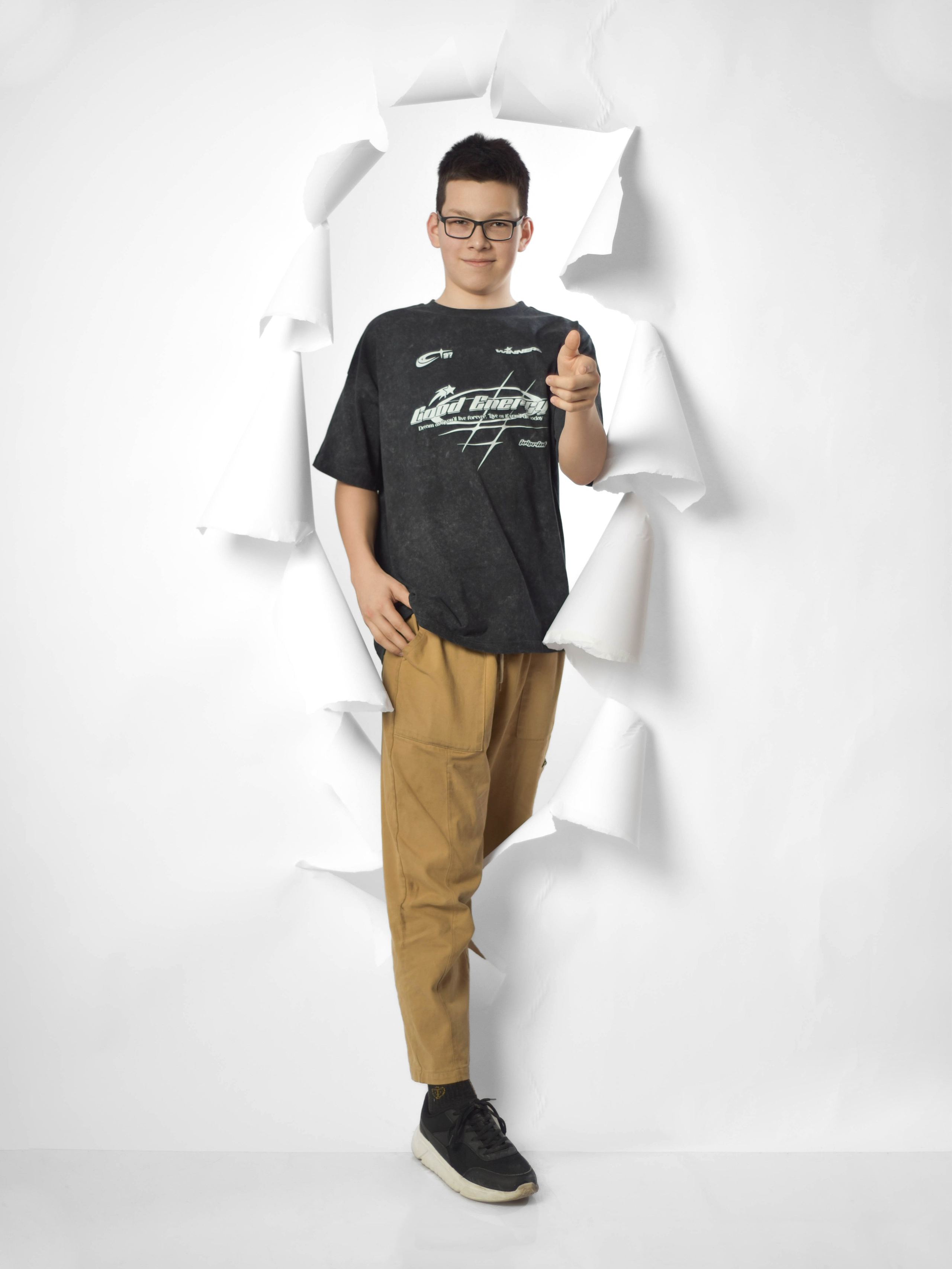 Альбом на окончание школы 9 и 11 класс «Взрывной». Выпускные альбомы в Тюмени для школ, садов, вузов спортивных секций