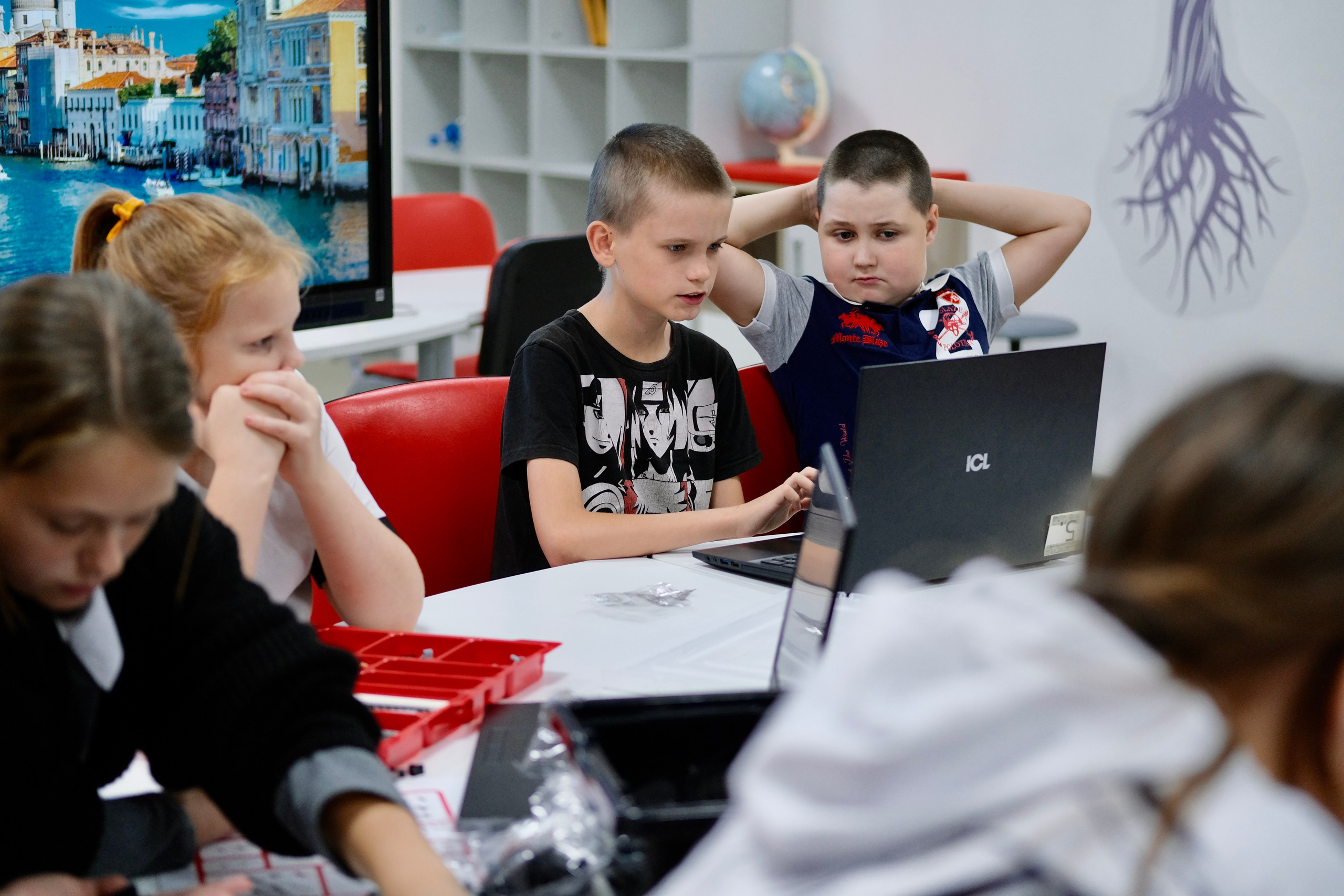 Михеевская школа, Калужская область. Фотограф Евгений Андреев