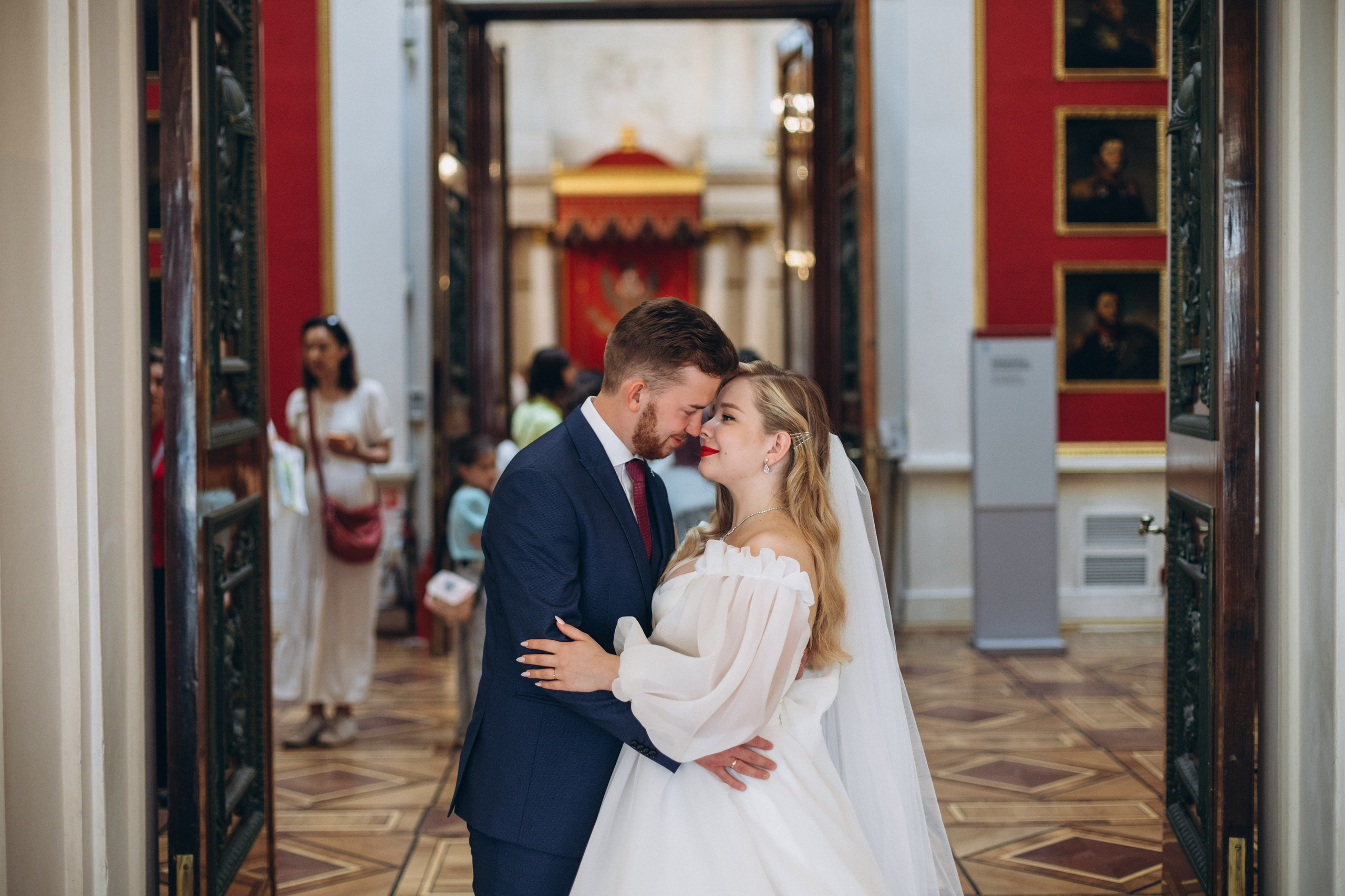 Прогулка в Эрмитаже. Свадебный и семейный фотограф в Санкт-Петербурге Яцына Юрий. Видеоопер
