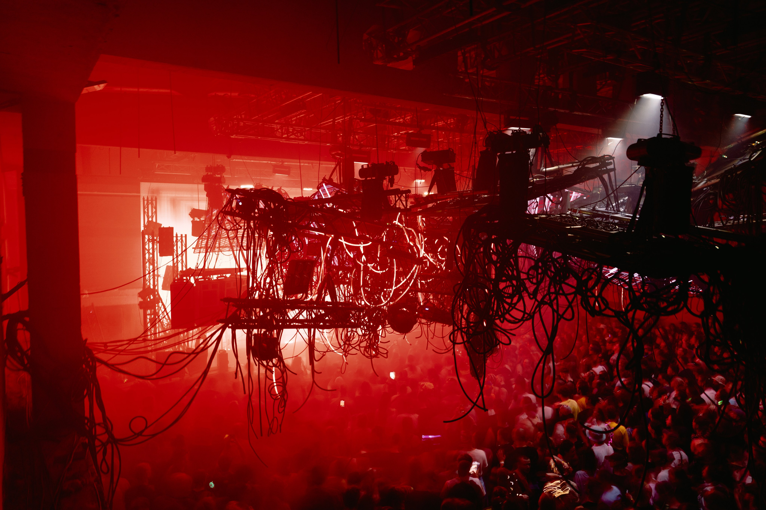 Outline 2024. @tomrus: Рустам Шагиморданов — фотограф