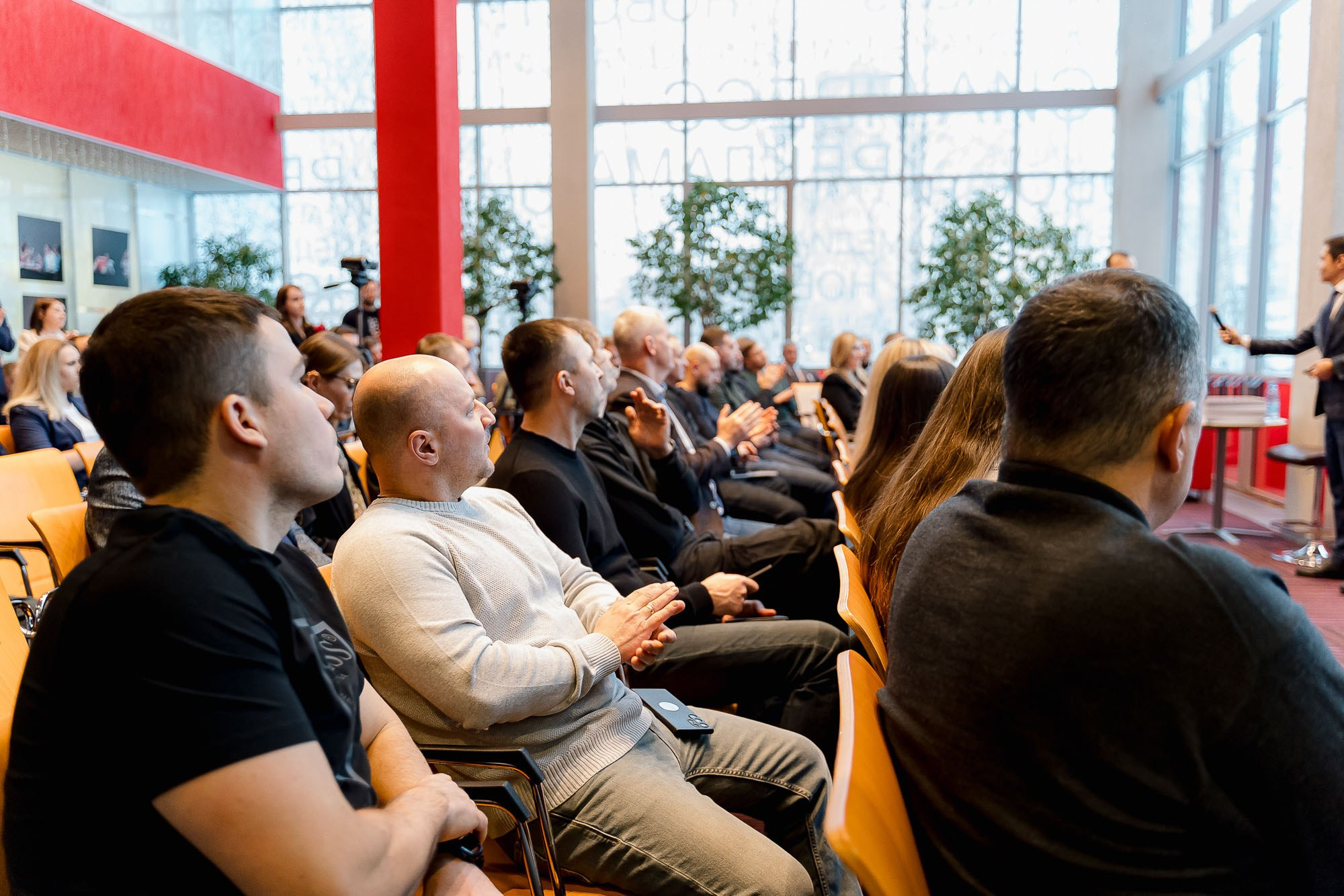 Брусника. Ассоциация партнеров. Сергей Кошкин. Репортажная и ивент-фотография в Сургуте