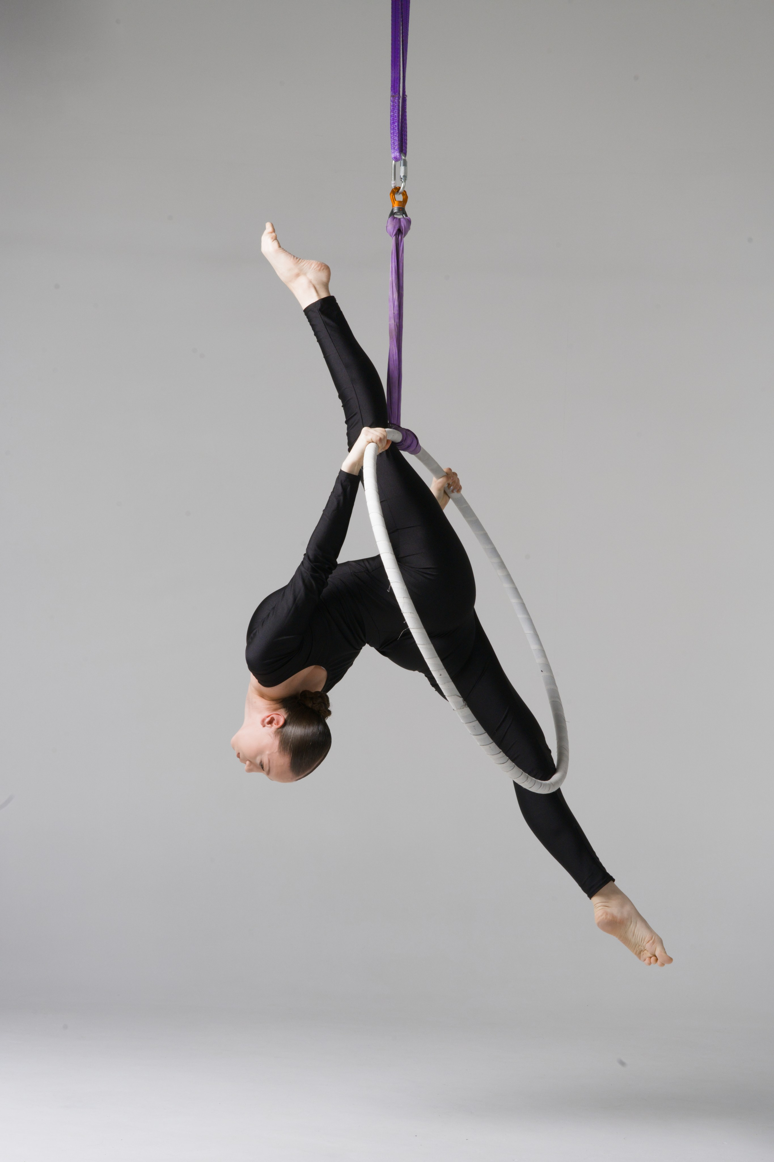 вертикальный элемент на воздушном снаряде, профессиональная фиксация растяжки в воздухе