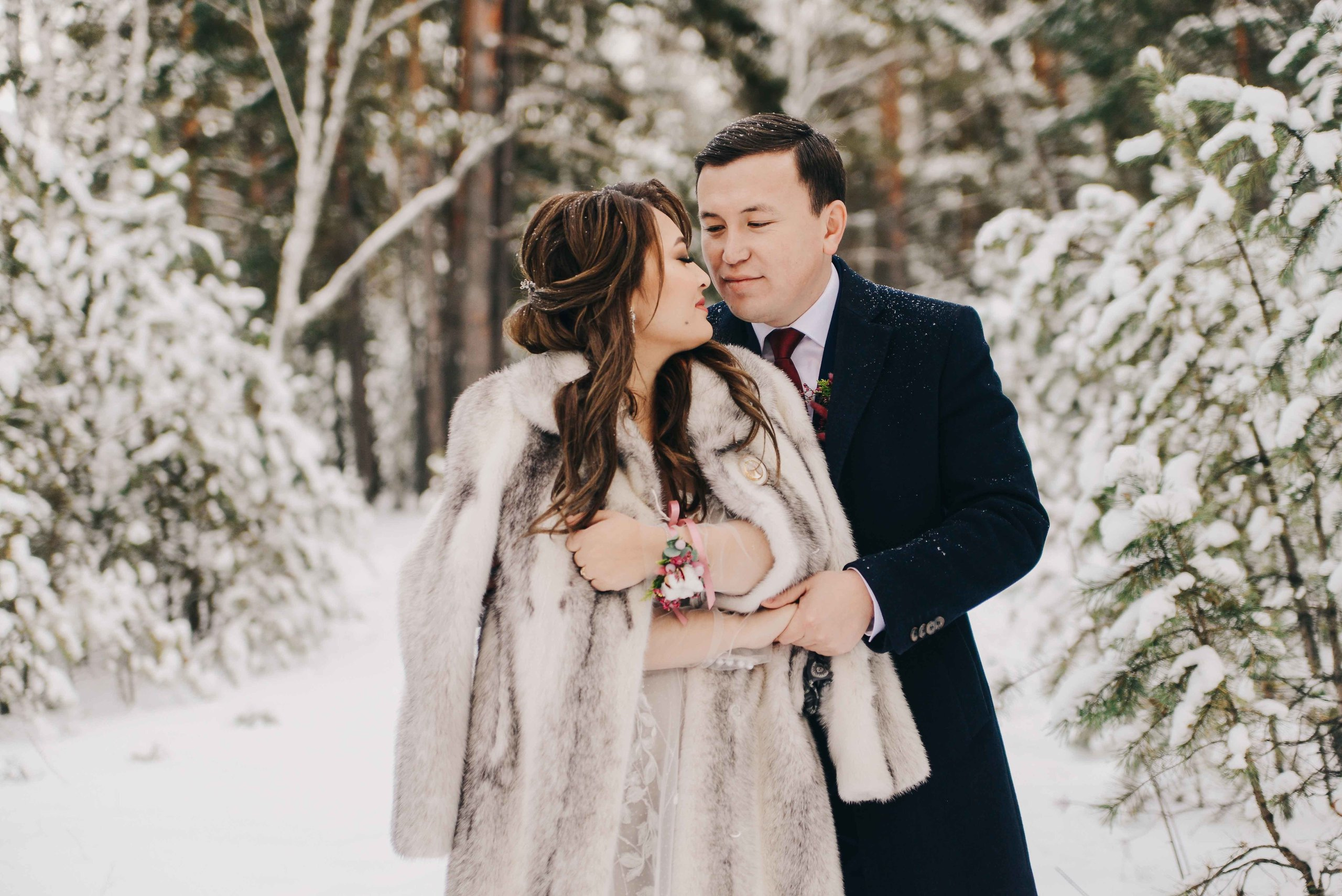 Свадебный фотограф в Кургане. Свадебный и семейный фотограф Любава в Кургане