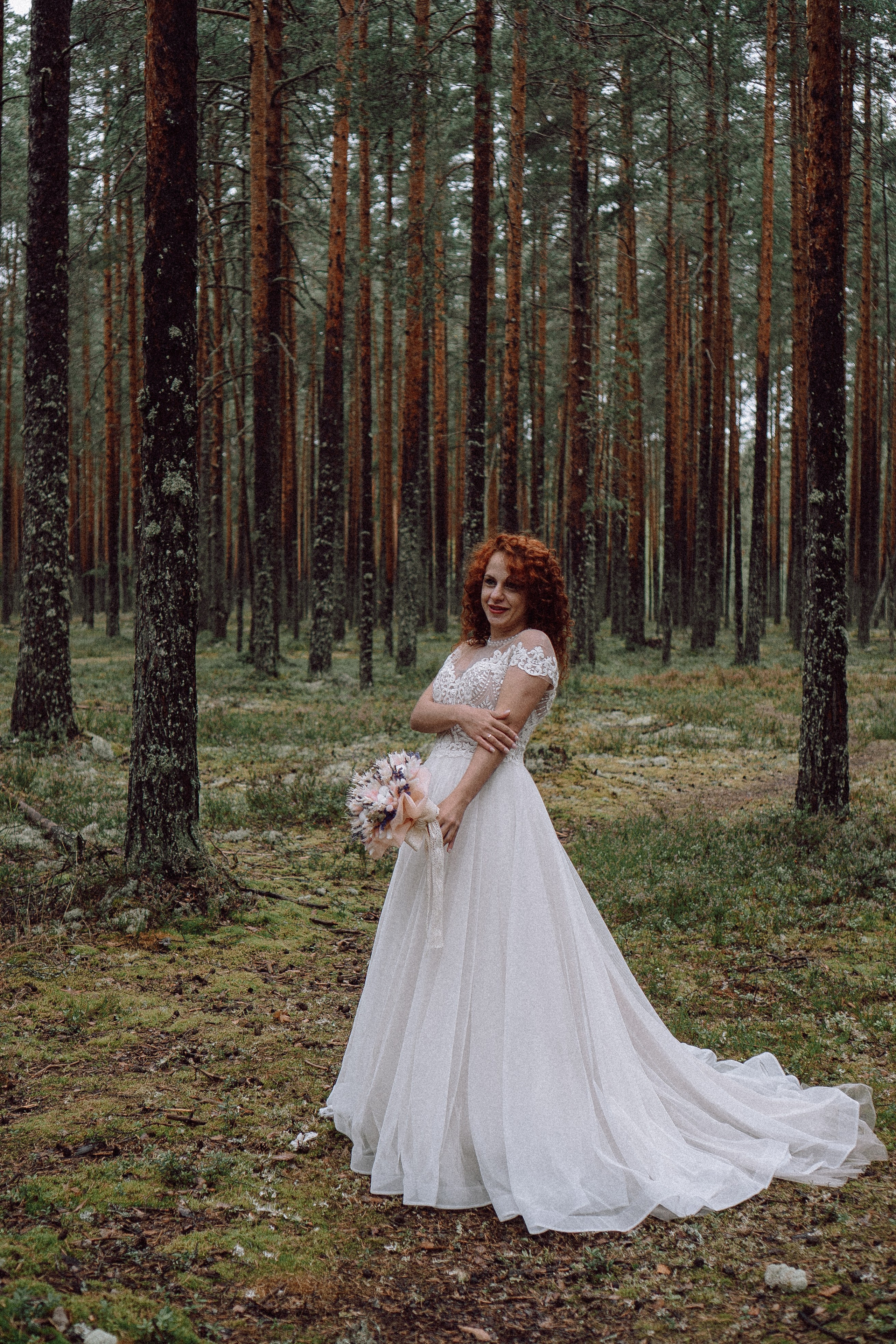 СВАДЕБНАЯ ФОТОСЕССИИЯ ПАРЫ В ГОРОДЕ ПРИОЗЕРСК В СОСНОВОМ ЛЕСУ И С ПИКАПОМ. Профессиональный фотограф, Санкт-Петербург — Виктория Богомолова