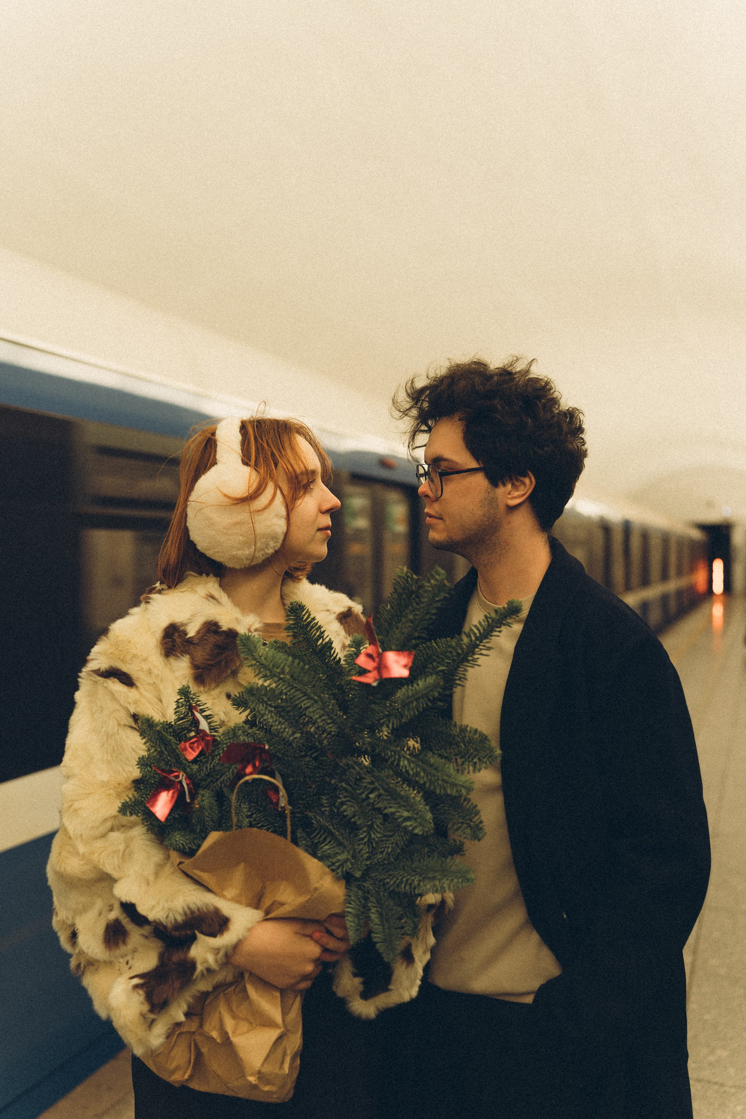НОВОГОДНЯЯ ФОТОСЕСИИЯ ПАРЫ В МЕТРО ЛЮБОВЬ. Профессиональный фотограф, Санкт-Петербург — Виктория Богомолова