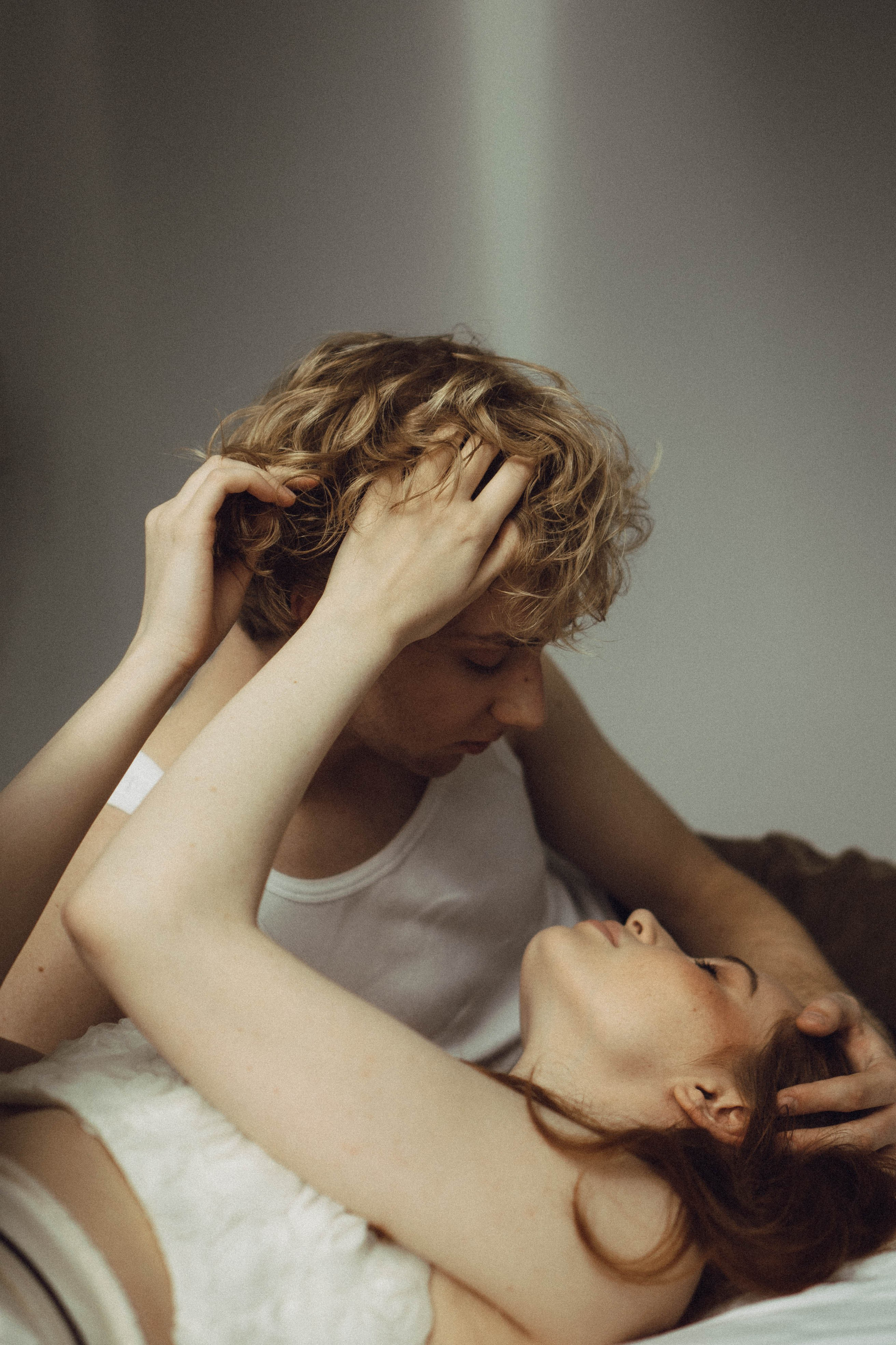 СВАДЕБНАЯ СЬЕМКА В ОТЕЛЕ. СБОРЫ ЖЕНИХА И НЕВЕСТЫ И ТАКЖЕ ТОР И ПОДГОТОВКА К ПРОГУЛКЕ. Профессиональный фотограф, Санкт-Петербург — Виктория Богомолова